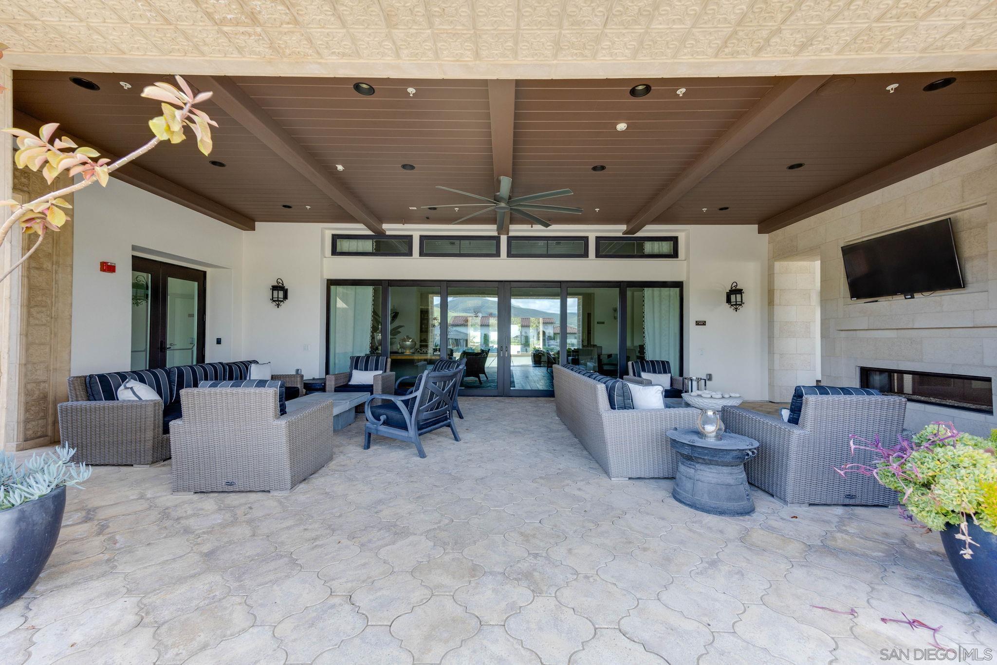 Detail Gallery Image 33 of 36 For 7957 Auberge  Circle, San Diego,  CA 92127 - 3 Beds | 2/1 Baths