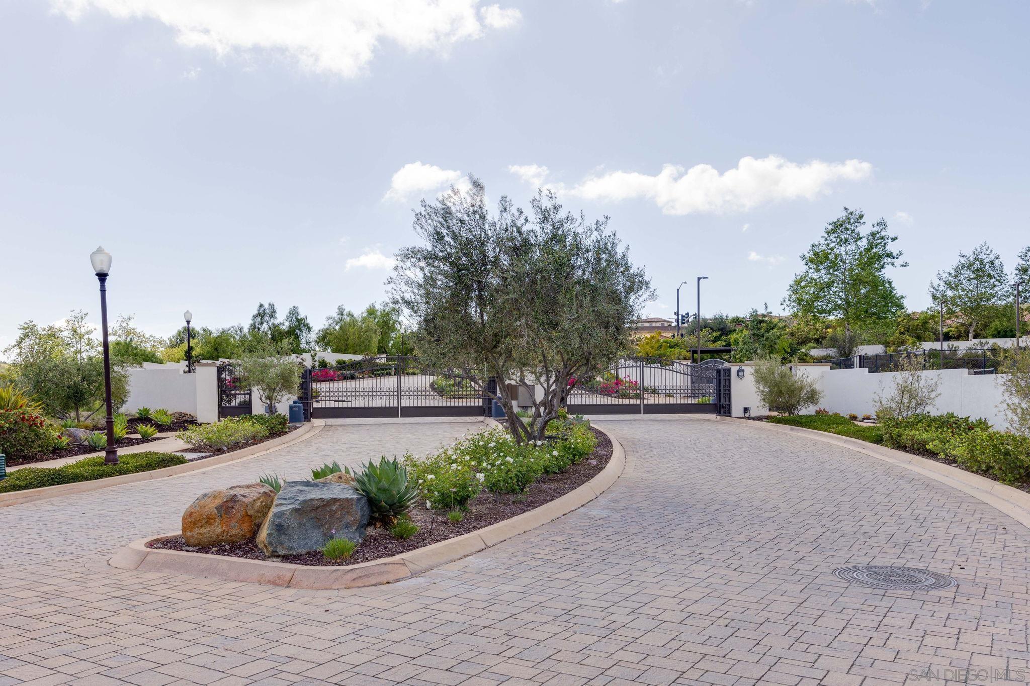 Detail Gallery Image 36 of 36 For 7957 Auberge  Circle, San Diego,  CA 92127 - 3 Beds | 2/1 Baths