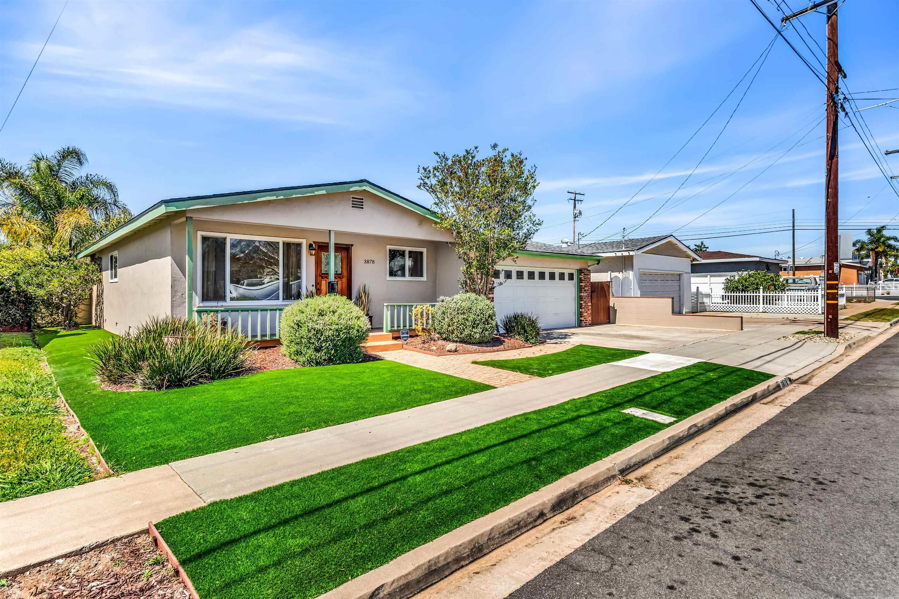 Detail Gallery Image 3 of 25 For 3878  Armstrong St, San Diego,  CA 92111 - 3 Beds | 2 Baths