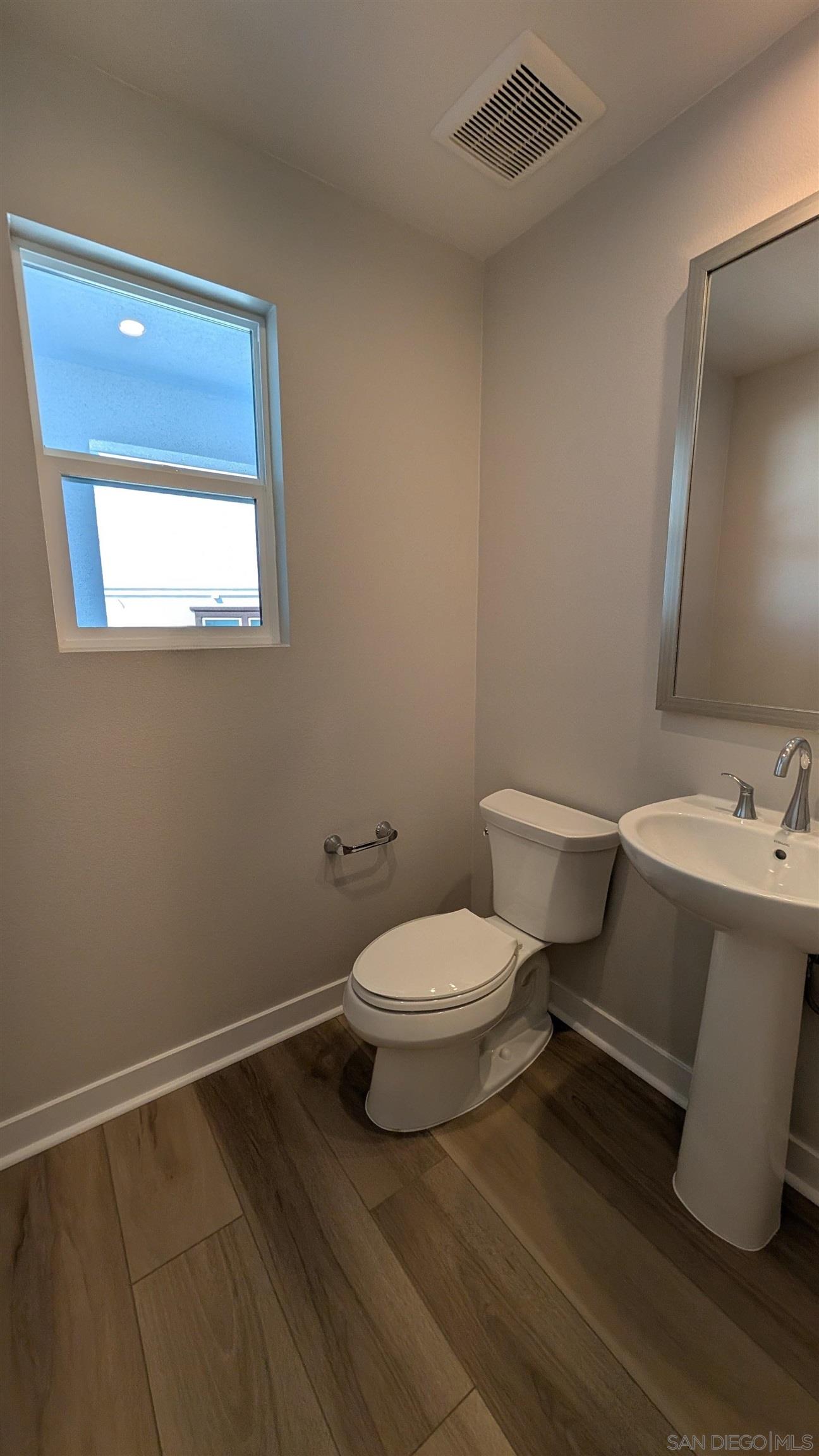 Detail Gallery Image 11 of 29 For 4511  Misty Place, San Diego,  CA 92117 - 4 Beds | 2/1 Baths