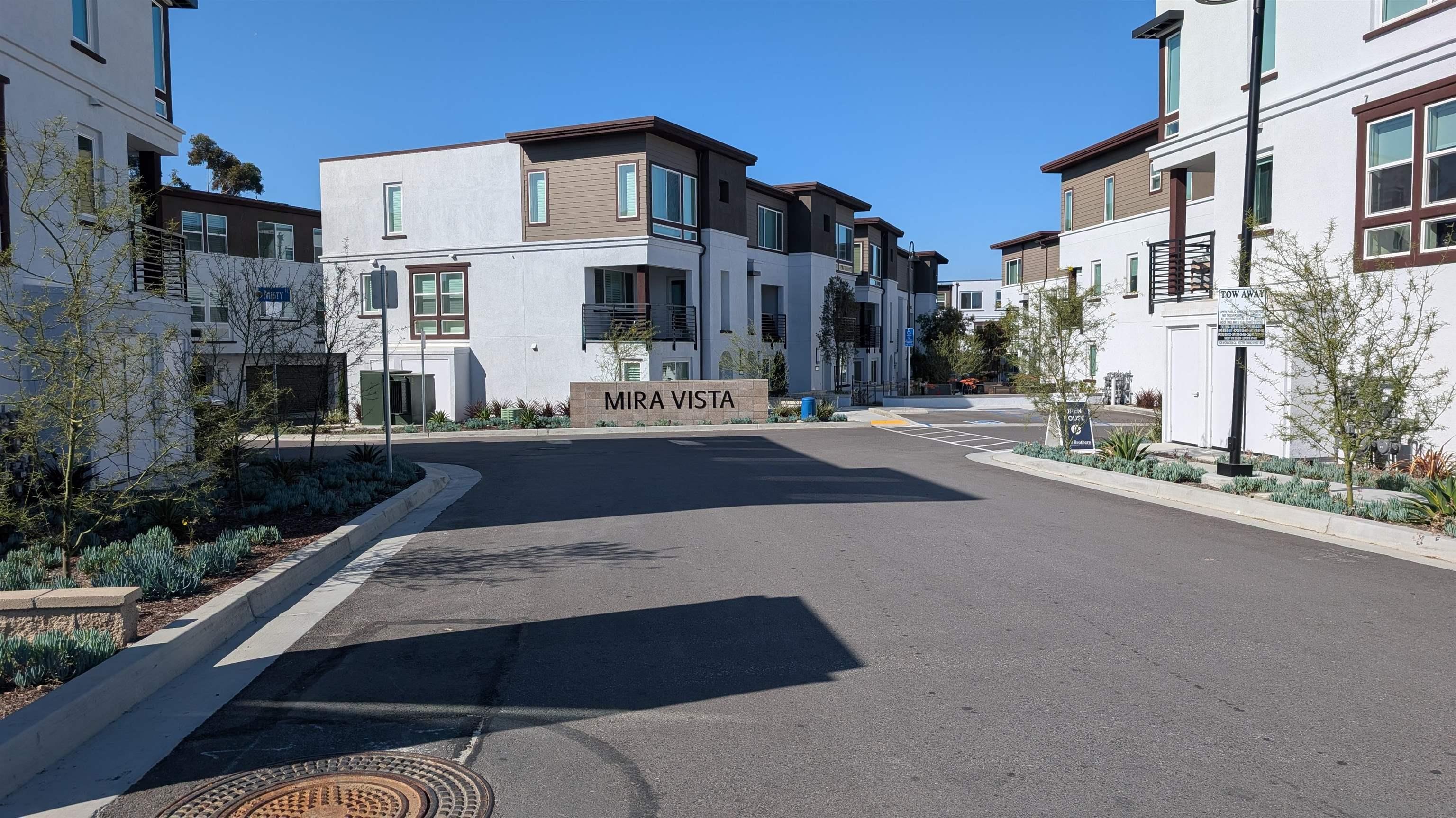 Detail Gallery Image 3 of 29 For 4511  Misty Place, San Diego,  CA 92117 - 4 Beds | 2/1 Baths