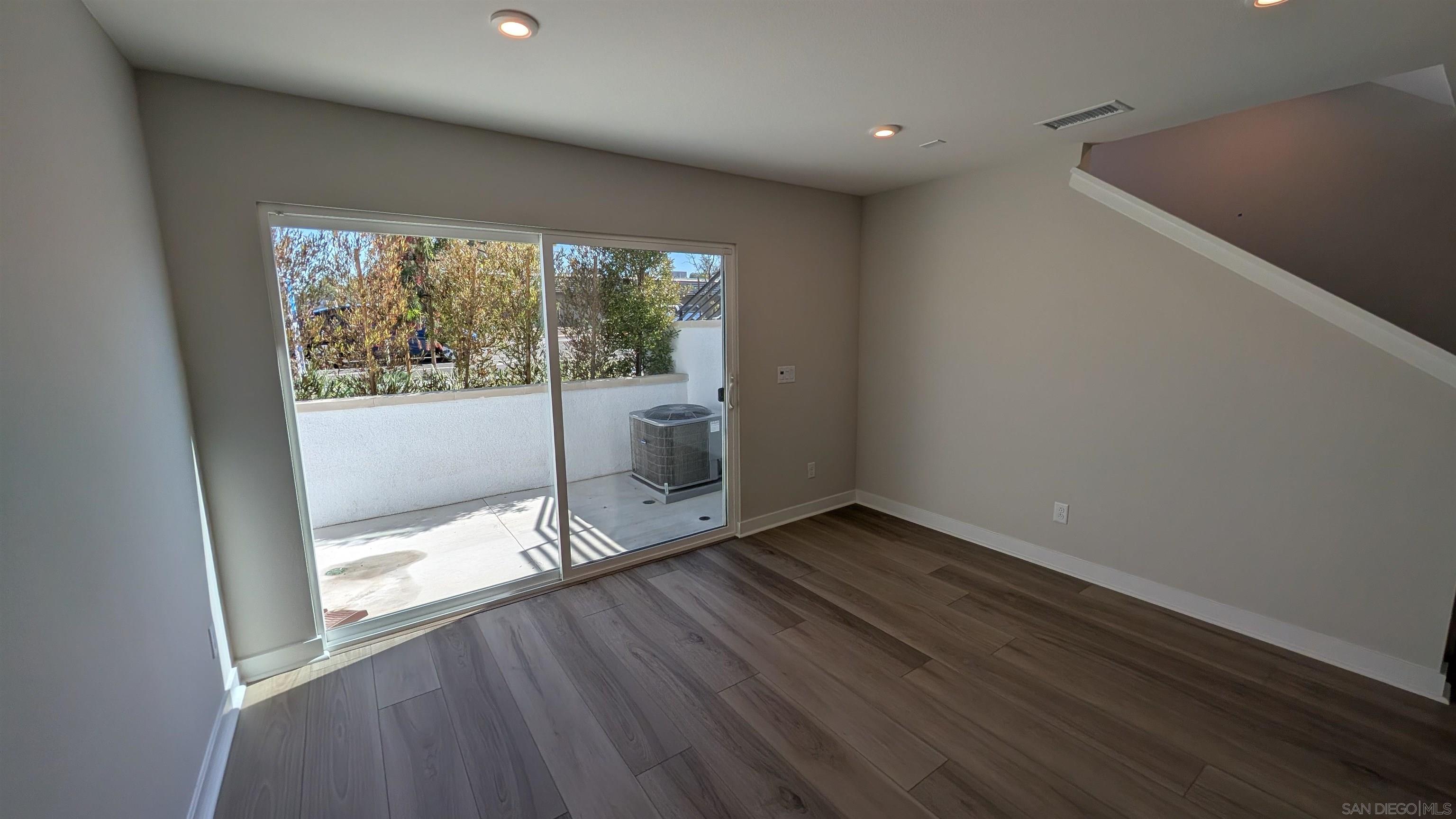 Detail Gallery Image 6 of 29 For 4511  Misty Place, San Diego,  CA 92117 - 4 Beds | 2/1 Baths