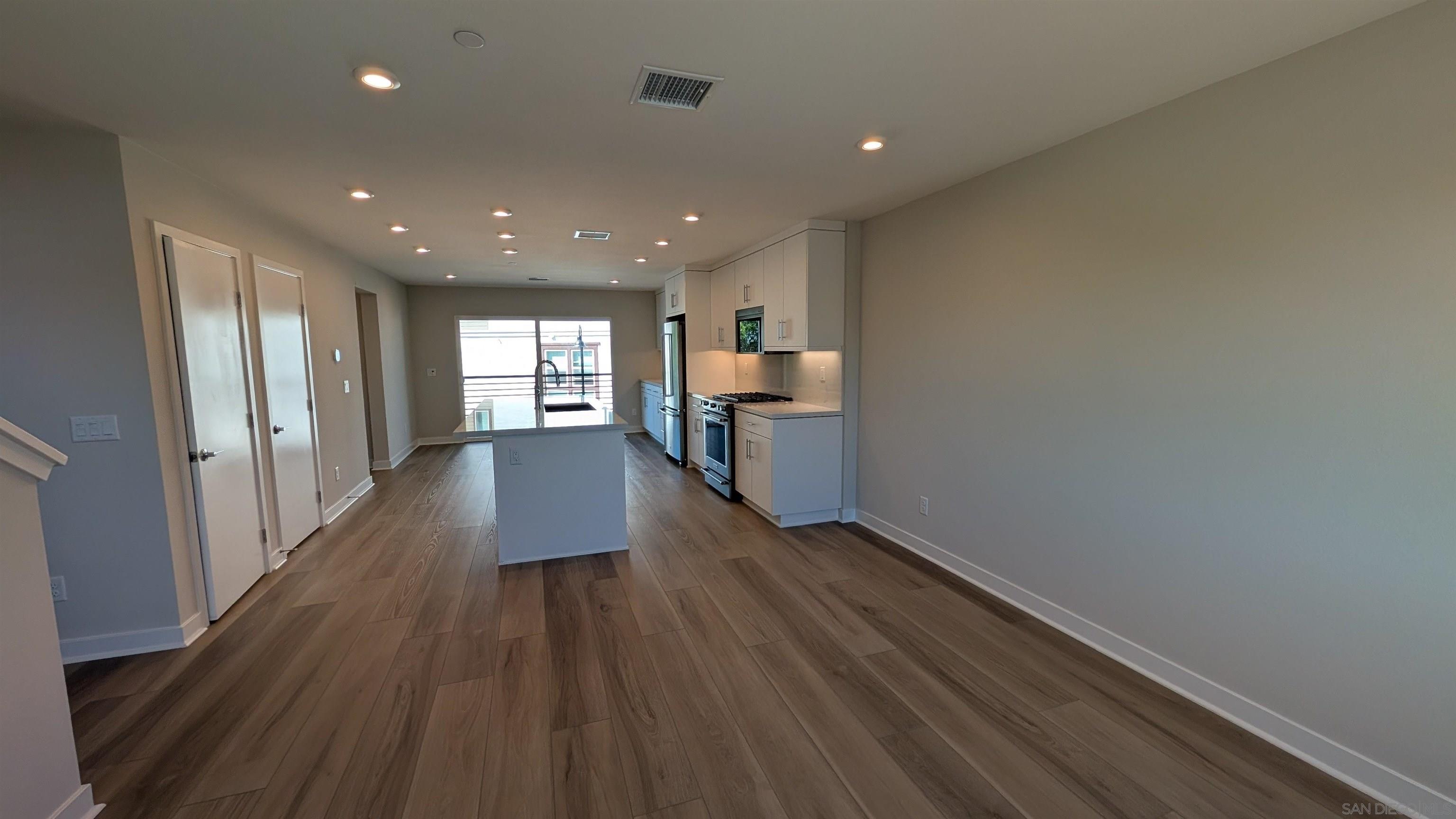 Detail Gallery Image 7 of 29 For 4511  Misty Place, San Diego,  CA 92117 - 4 Beds | 2/1 Baths