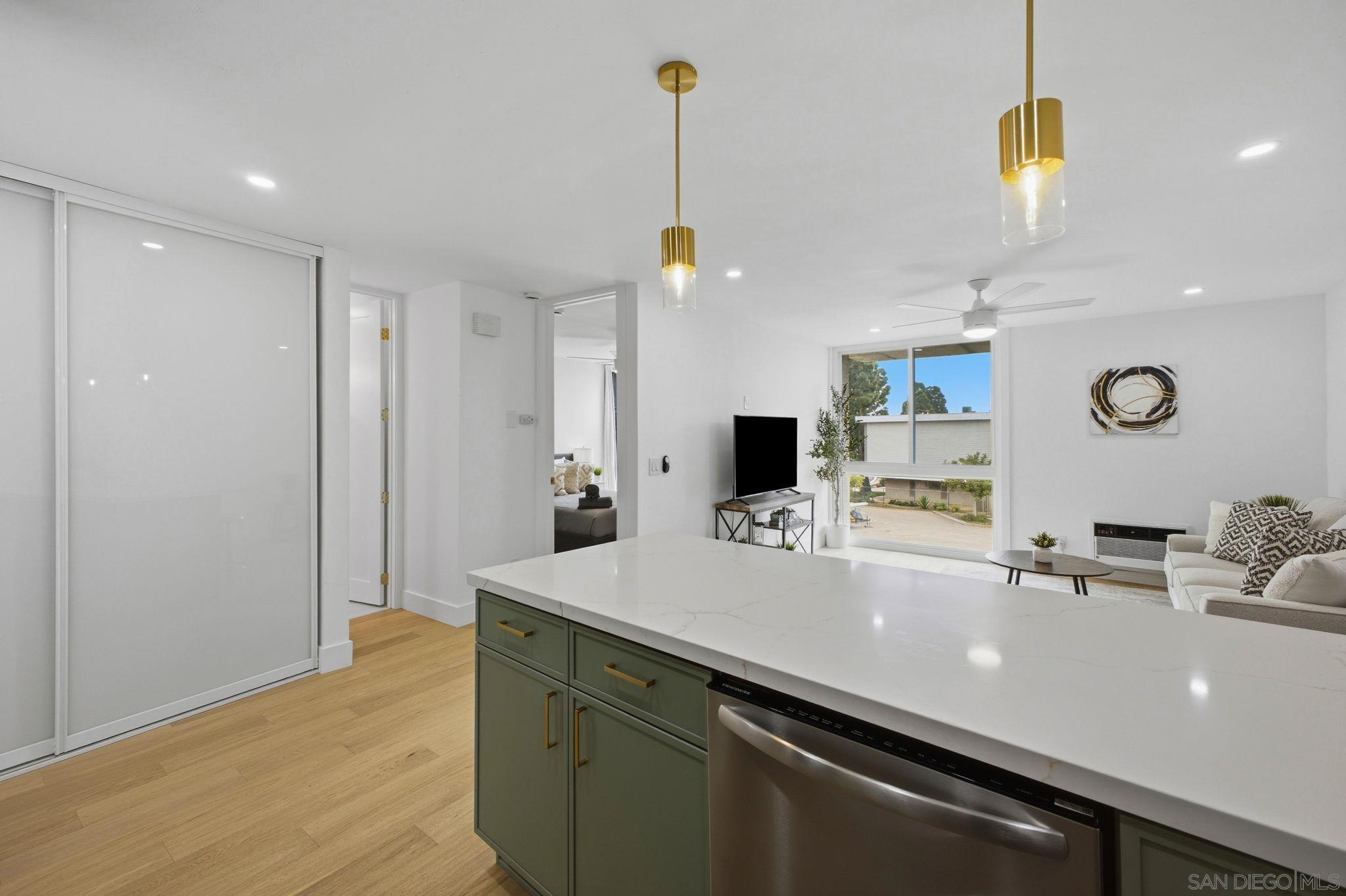 Detail Gallery Image 12 of 46 For 3050  Rue Dorleans  #308,  San Diego,  CA 92110 - 1 Beds | 1 Baths