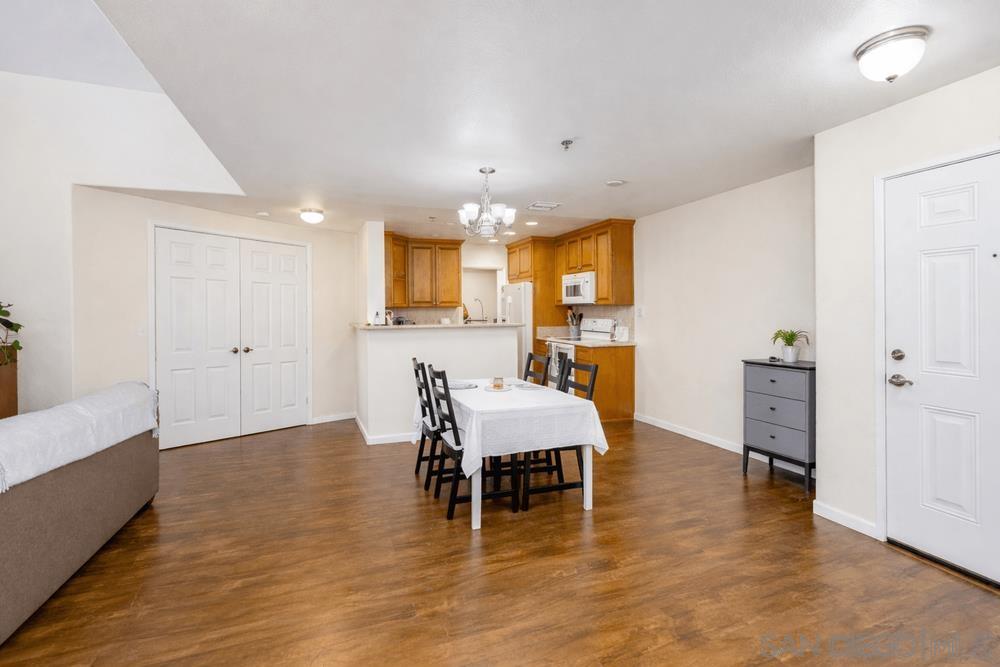 Detail Gallery Image 3 of 13 For 3969  Mahaila Ave  #209,  San Diego,  CA 92122 - 3 Beds | 2 Baths