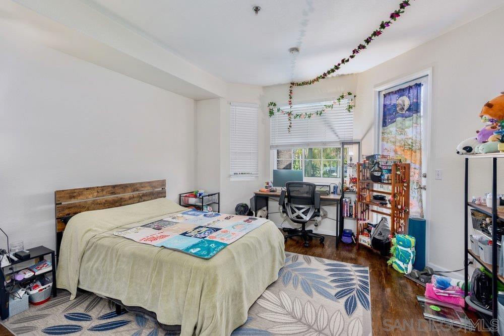 Detail Gallery Image 6 of 13 For 3969  Mahaila Ave  #209,  San Diego,  CA 92122 - 3 Beds | 2 Baths