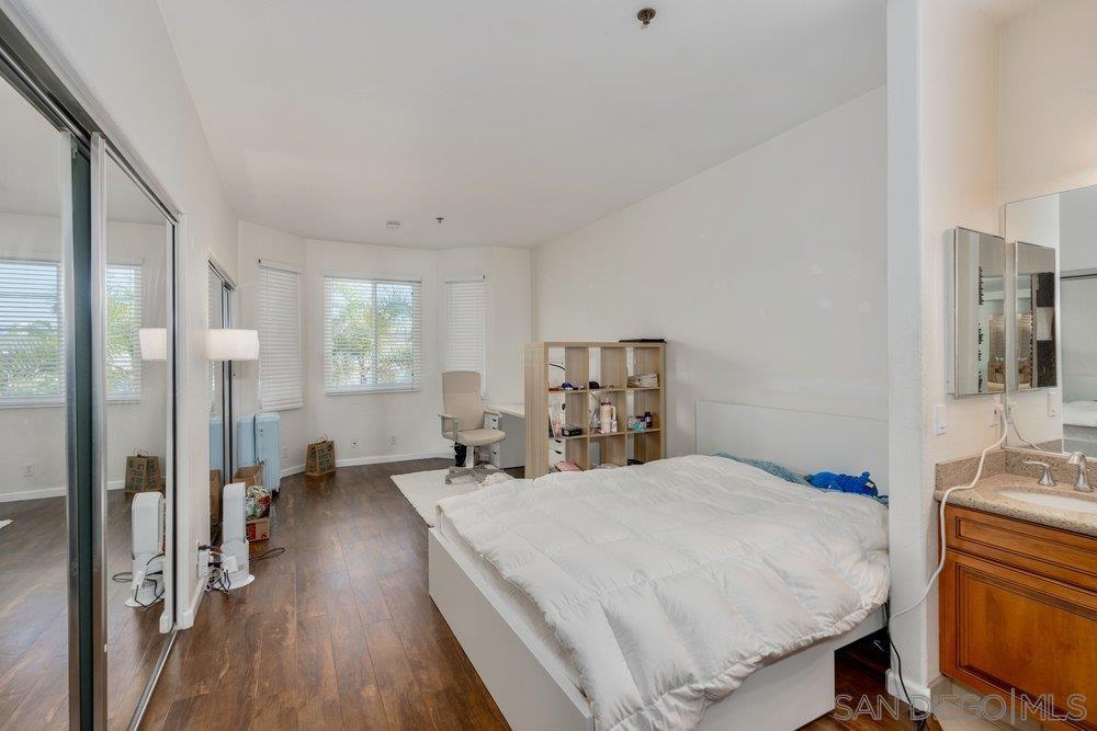 Detail Gallery Image 9 of 13 For 3969  Mahaila Ave  #209,  San Diego,  CA 92122 - 3 Beds | 2 Baths