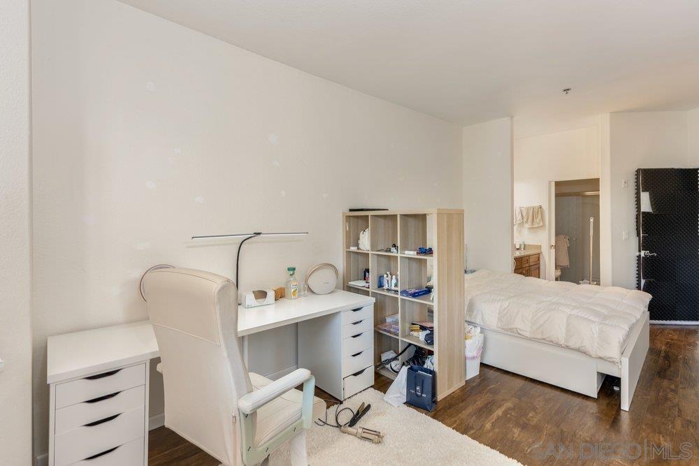 Detail Gallery Image 10 of 13 For 3969  Mahaila Ave  #209,  San Diego,  CA 92122 - 3 Beds | 2 Baths