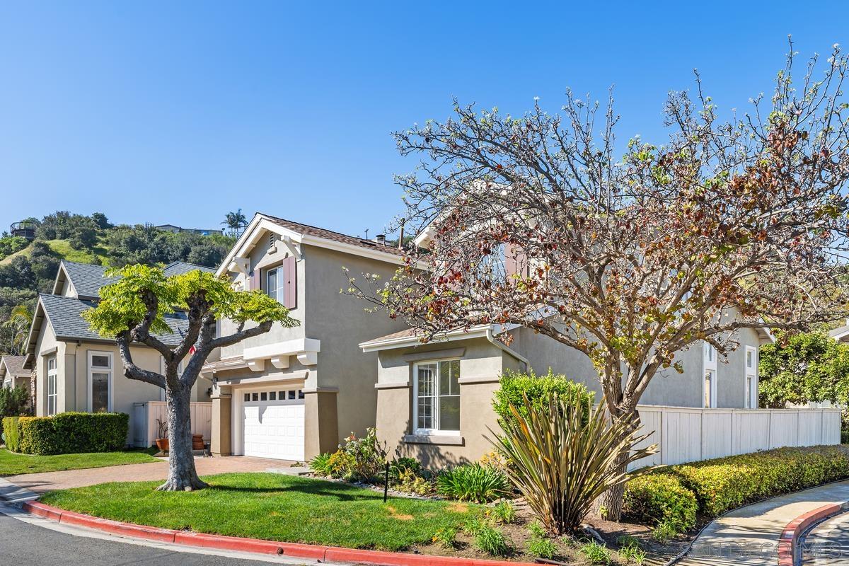 Detail Gallery Image 2 of 28 For 2642 W Canyon Ave, San Diego,  CA 92123 - 5 Beds | 2/1 Baths