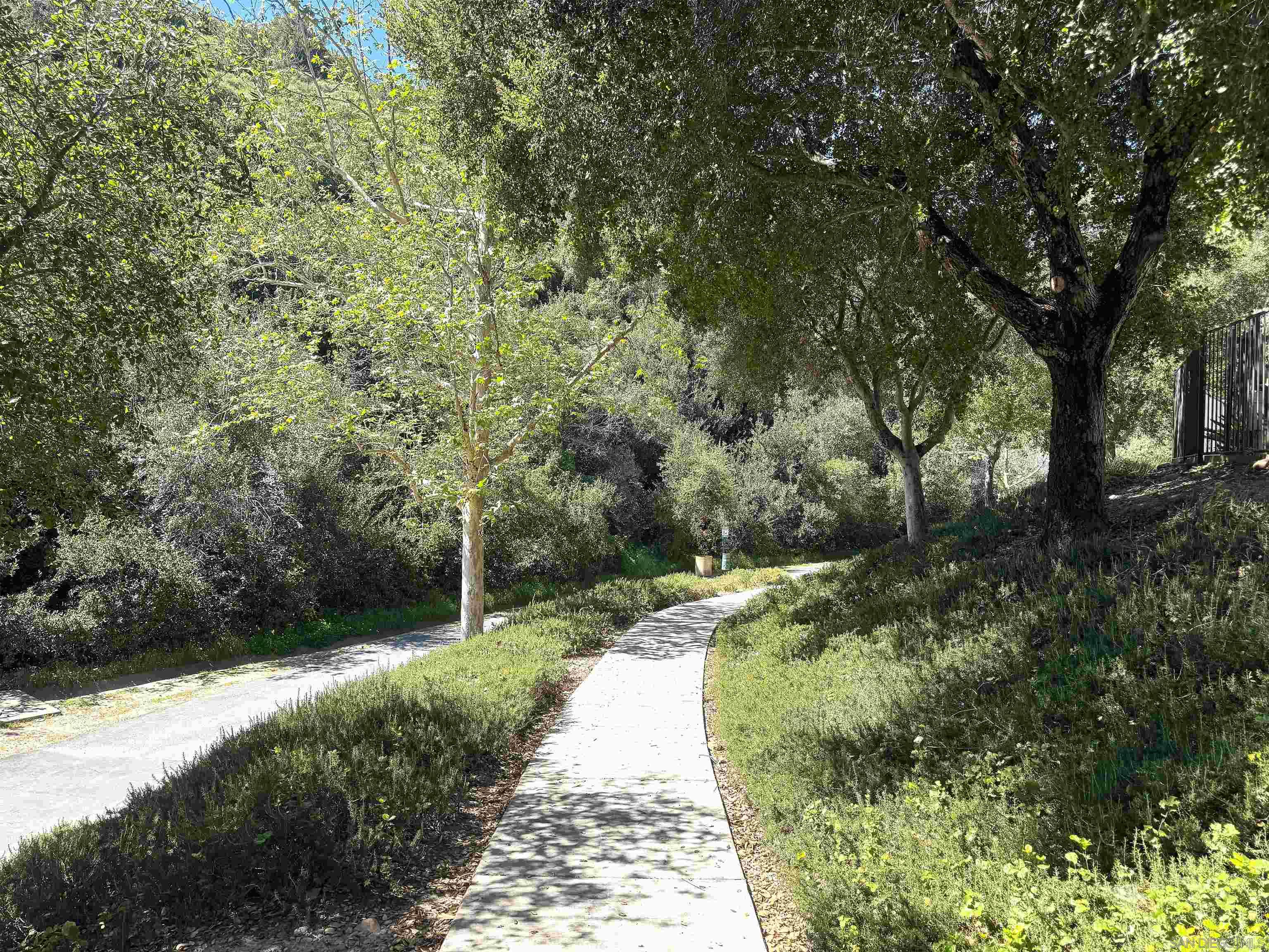 Detail Gallery Image 16 of 24 For 2642 W Canyon Ave, San Diego,  CA 92123 - 5 Beds | 2/1 Baths