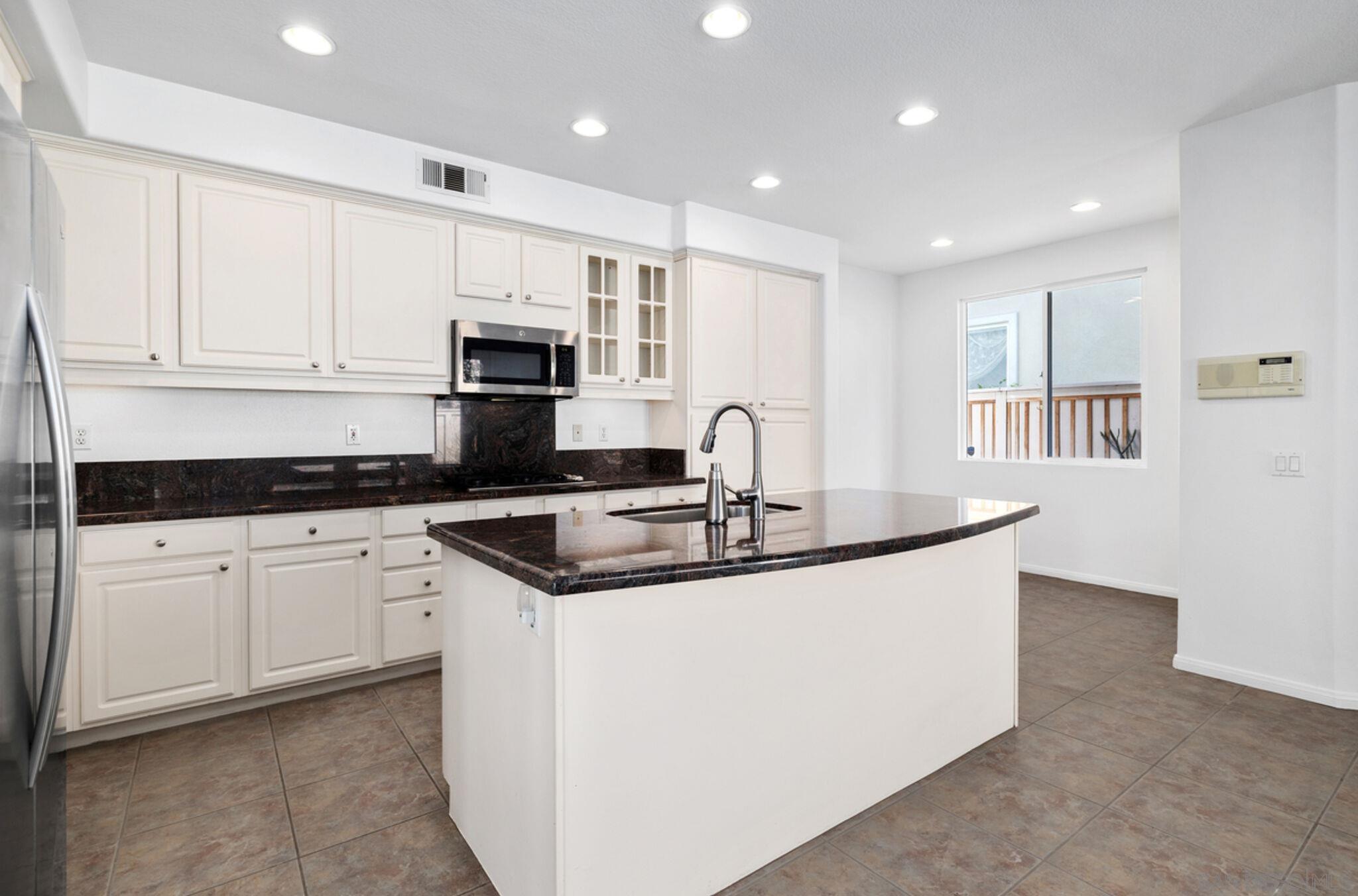 Detail Gallery Image 3 of 24 For 2642 W Canyon Ave, San Diego,  CA 92123 - 5 Beds | 2/1 Baths