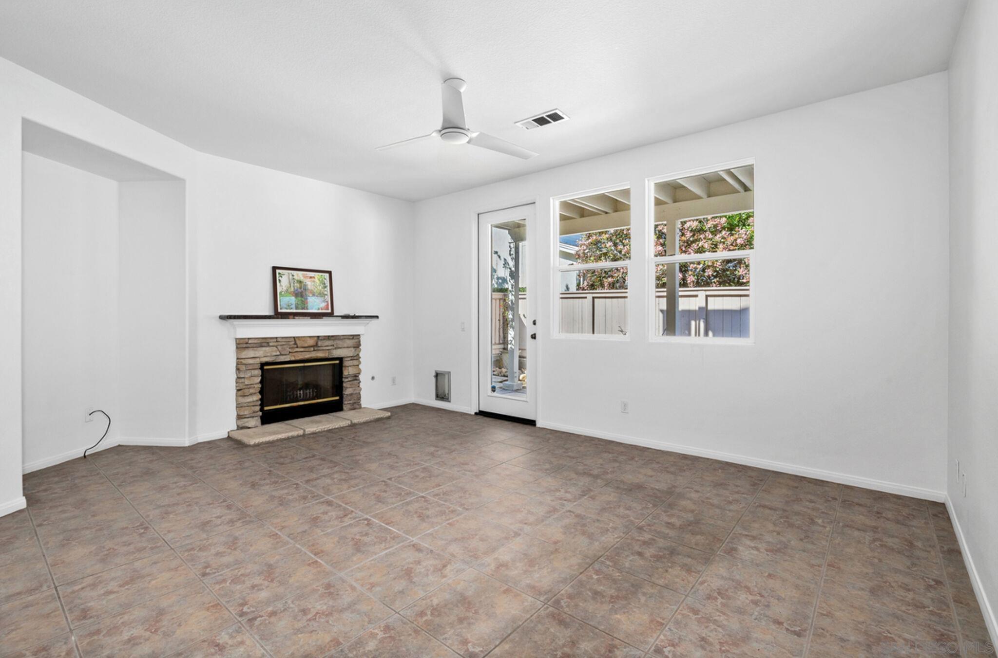 Detail Gallery Image 4 of 14 For 2642 W Canyon Ave, San Diego,  CA 92123 - 5 Beds | 2/1 Baths