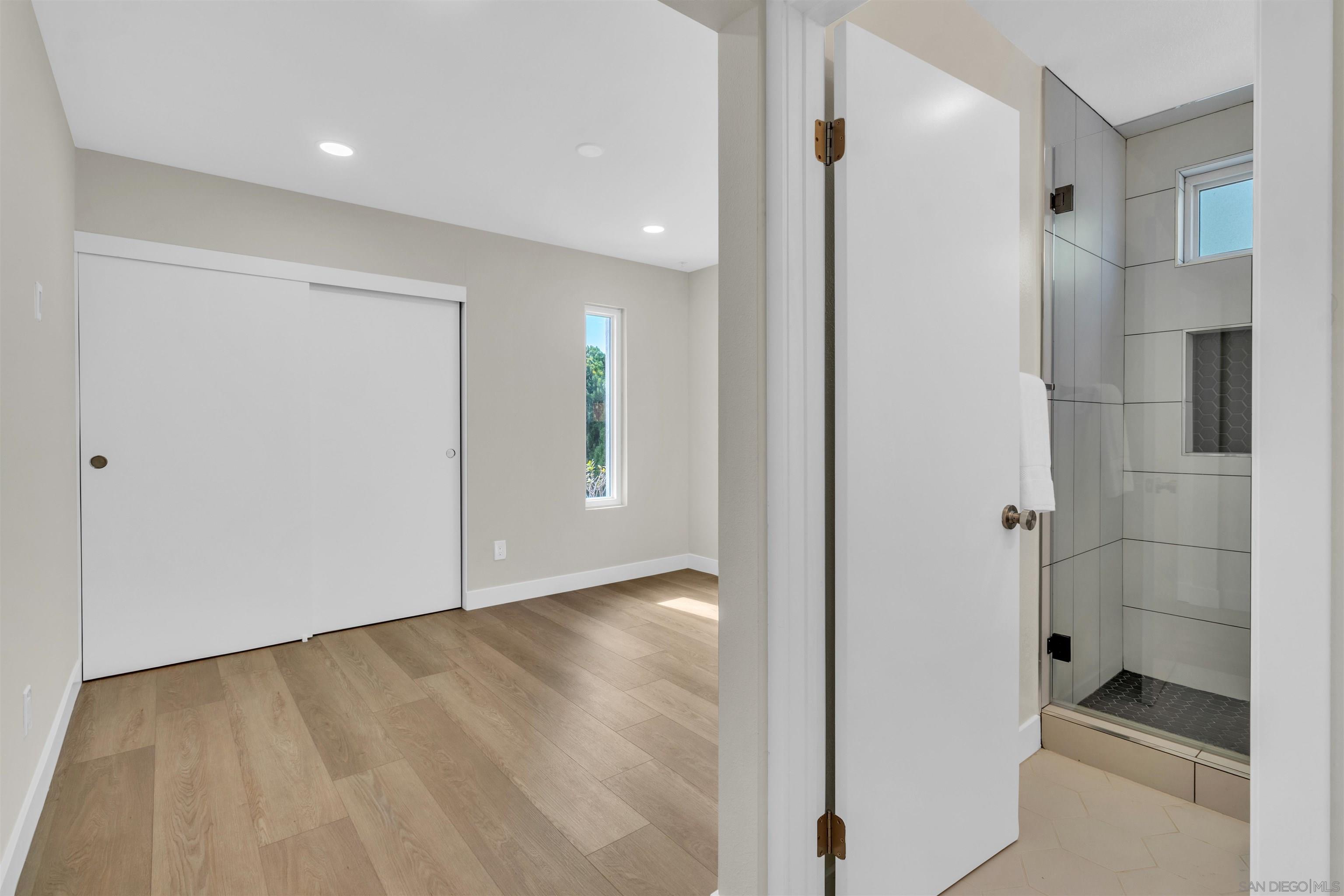 Detail Gallery Image 11 of 50 For 13070  Roundup Ave, San Diego,  CA 92129 - 4 Beds | 4 Baths