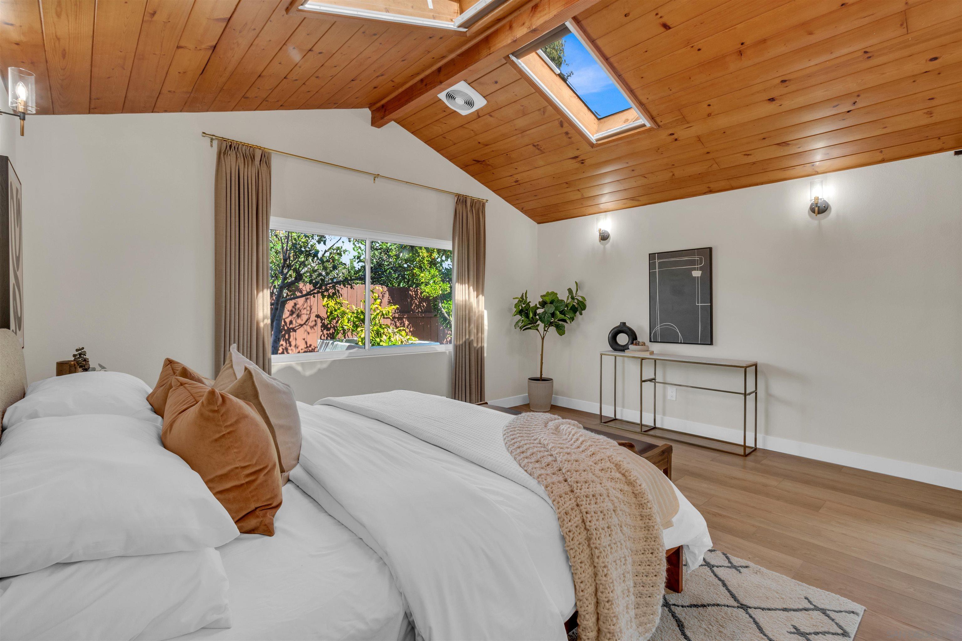 Detail Gallery Image 21 of 50 For 13070  Roundup Ave, San Diego,  CA 92129 - 4 Beds | 4 Baths