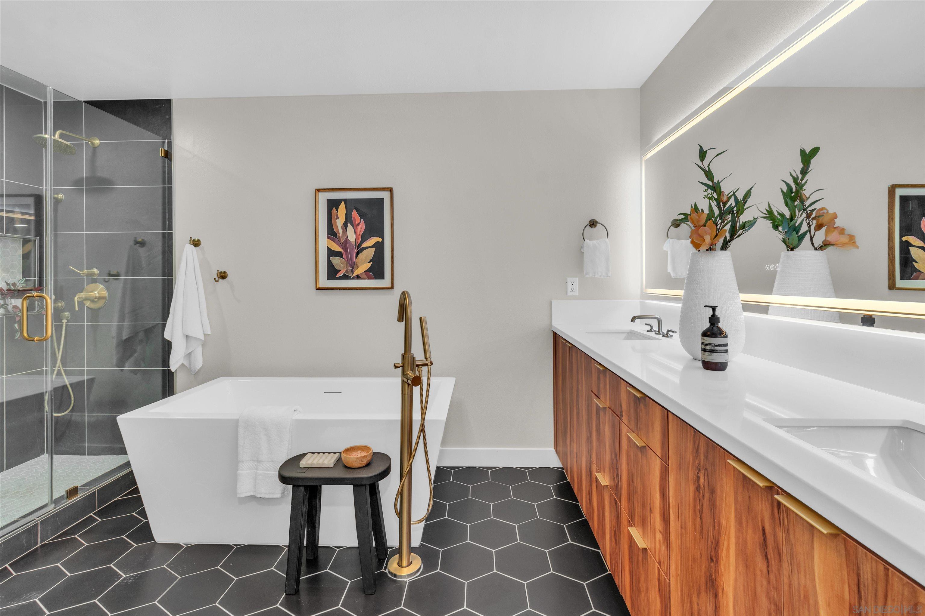 Detail Gallery Image 24 of 50 For 13070  Roundup Ave, San Diego,  CA 92129 - 4 Beds | 4 Baths