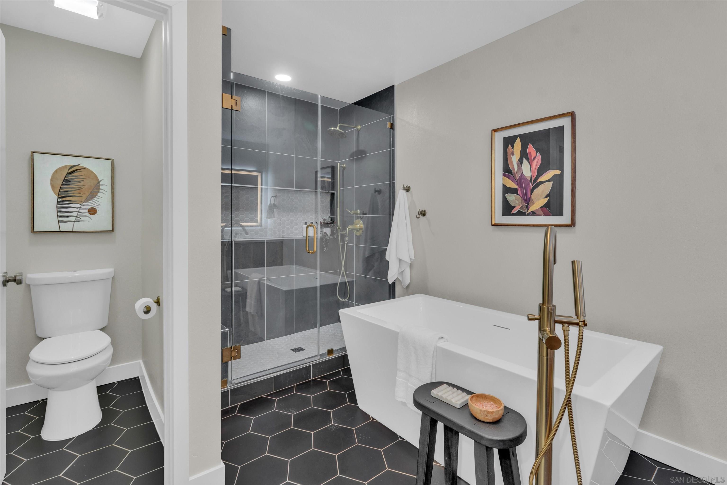 Detail Gallery Image 26 of 50 For 13070  Roundup Ave, San Diego,  CA 92129 - 4 Beds | 4 Baths