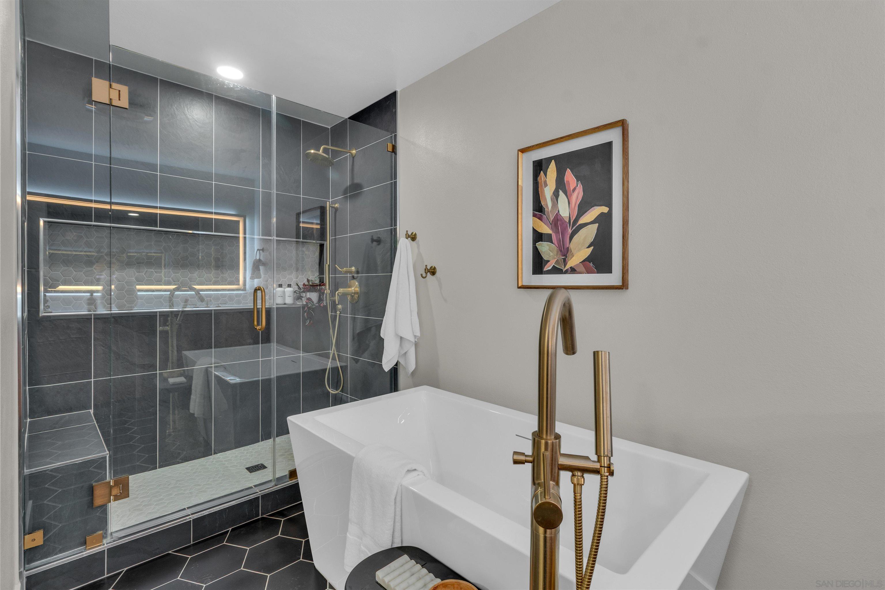 Detail Gallery Image 27 of 50 For 13070  Roundup Ave, San Diego,  CA 92129 - 4 Beds | 4 Baths