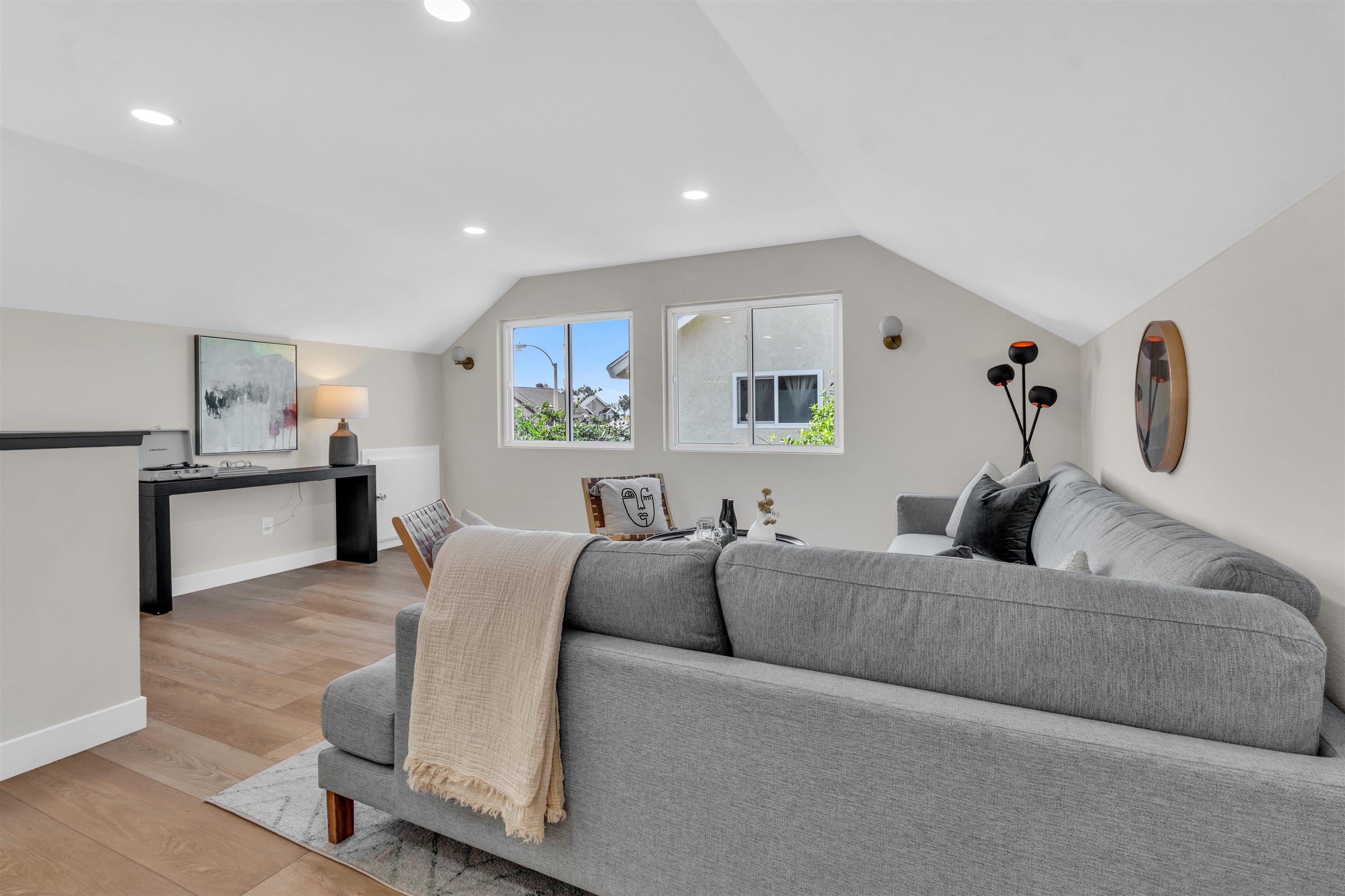 Detail Gallery Image 28 of 50 For 13070  Roundup Ave, San Diego,  CA 92129 - 4 Beds | 4 Baths