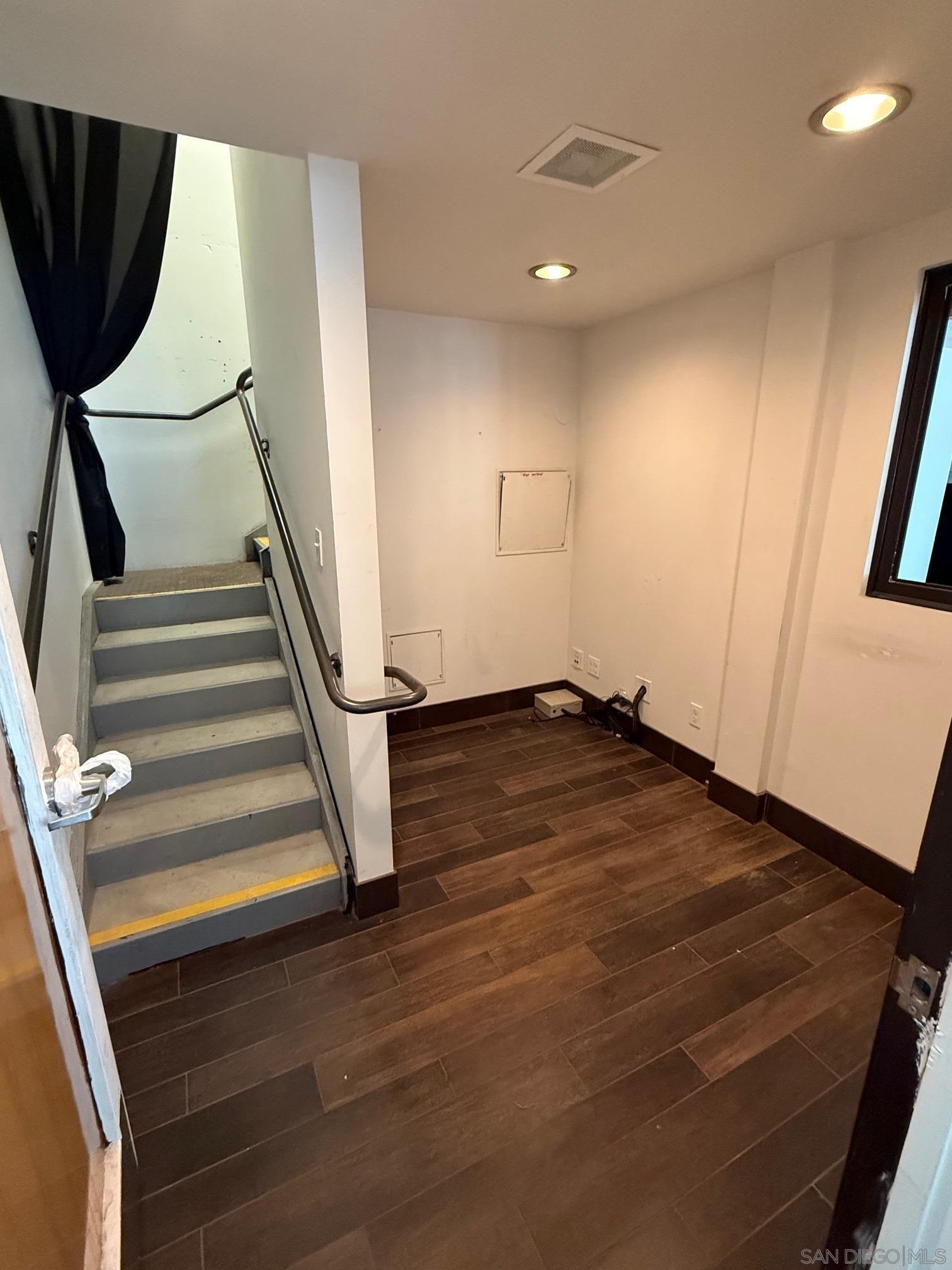 Detail Gallery Image 5 of 14 For 302  11th Ave, San Diego,  CA 92101 - – Beds | – Baths