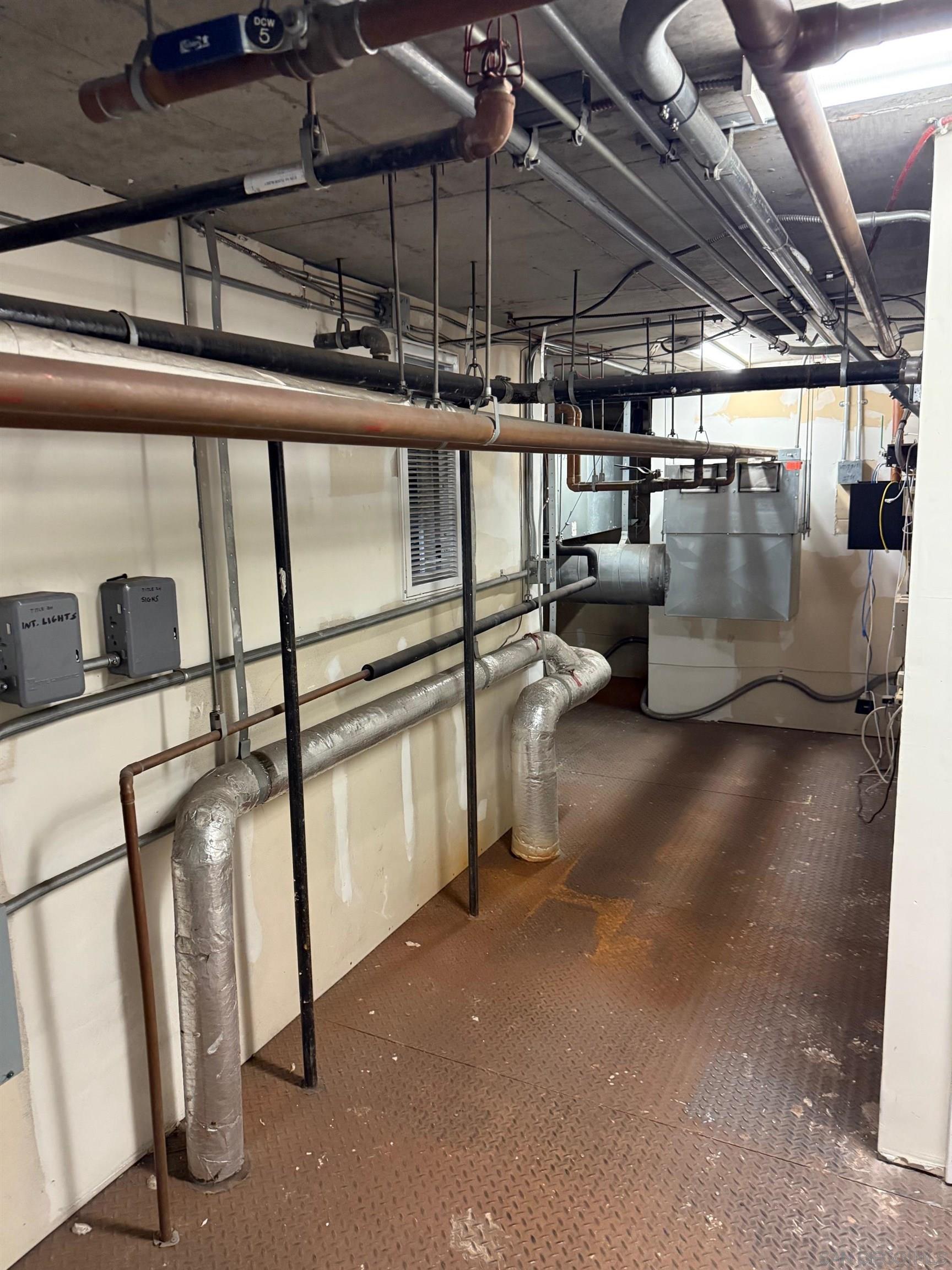 Detail Gallery Image 8 of 14 For 302  11th Ave, San Diego,  CA 92101 - – Beds | – Baths