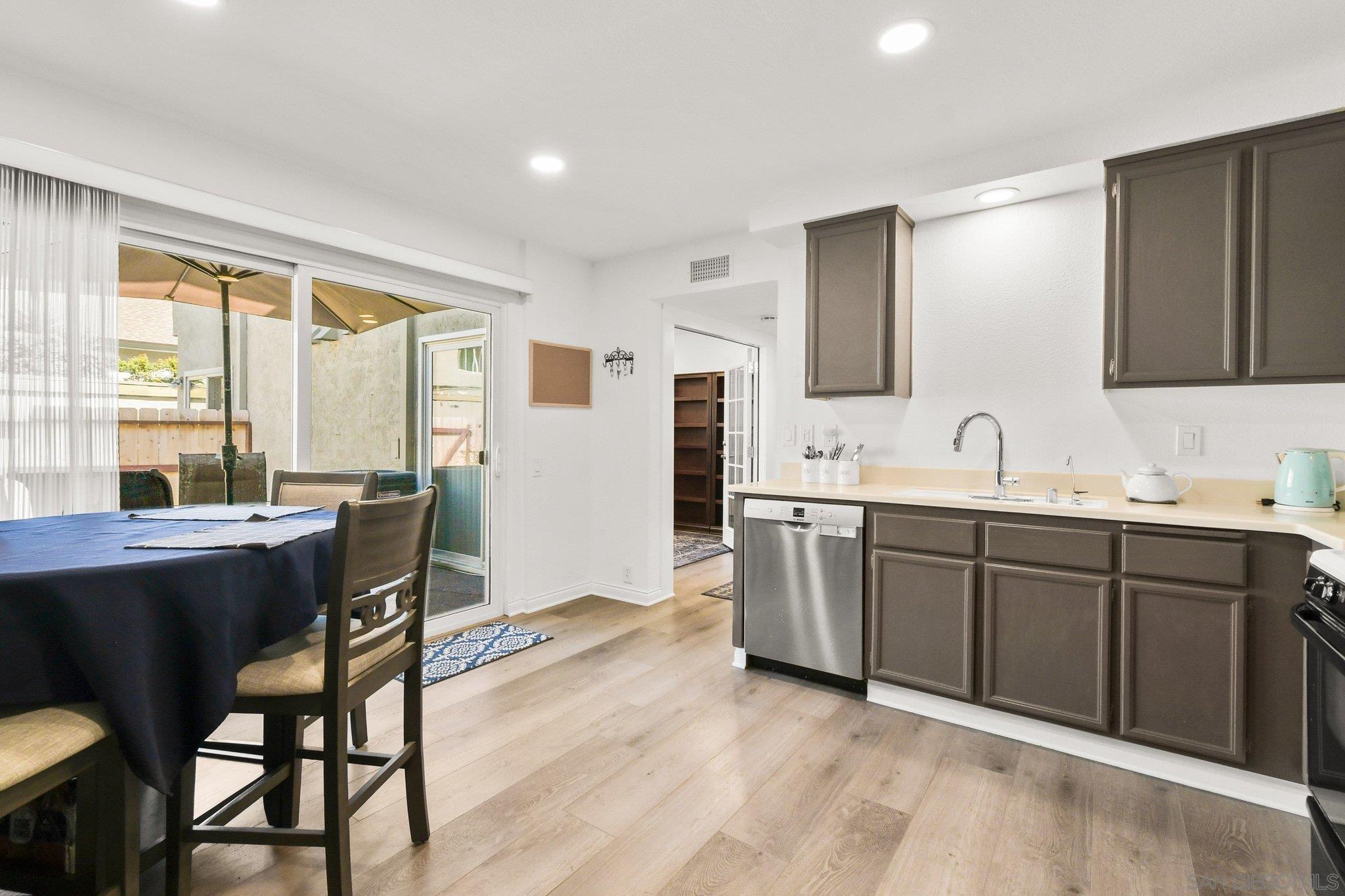 Detail Gallery Image 11 of 36 For 10818  Lamentin Ct, San Diego,  CA 92124 - 3 Beds | 1/1 Baths