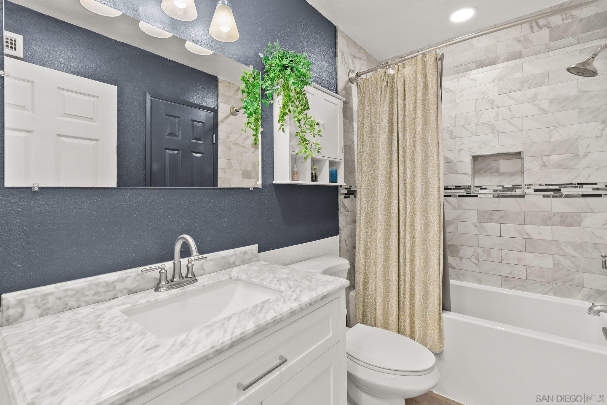 Detail Gallery Image 19 of 36 For 10818  Lamentin Ct, San Diego,  CA 92124 - 3 Beds | 1/1 Baths