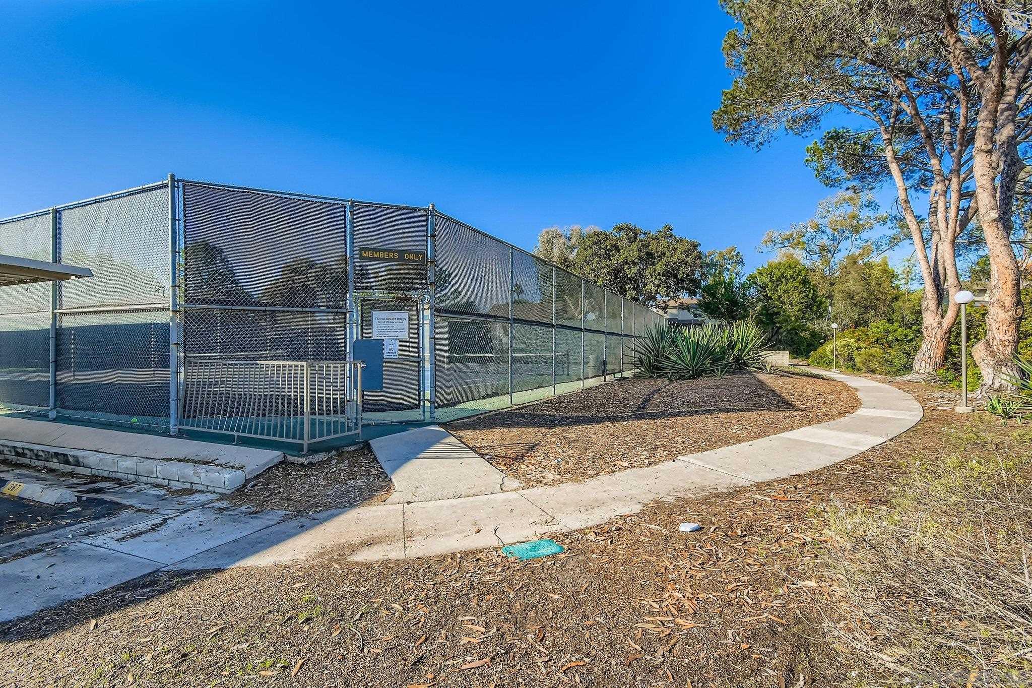 Detail Gallery Image 30 of 36 For 10818  Lamentin Ct, San Diego,  CA 92124 - 3 Beds | 1/1 Baths