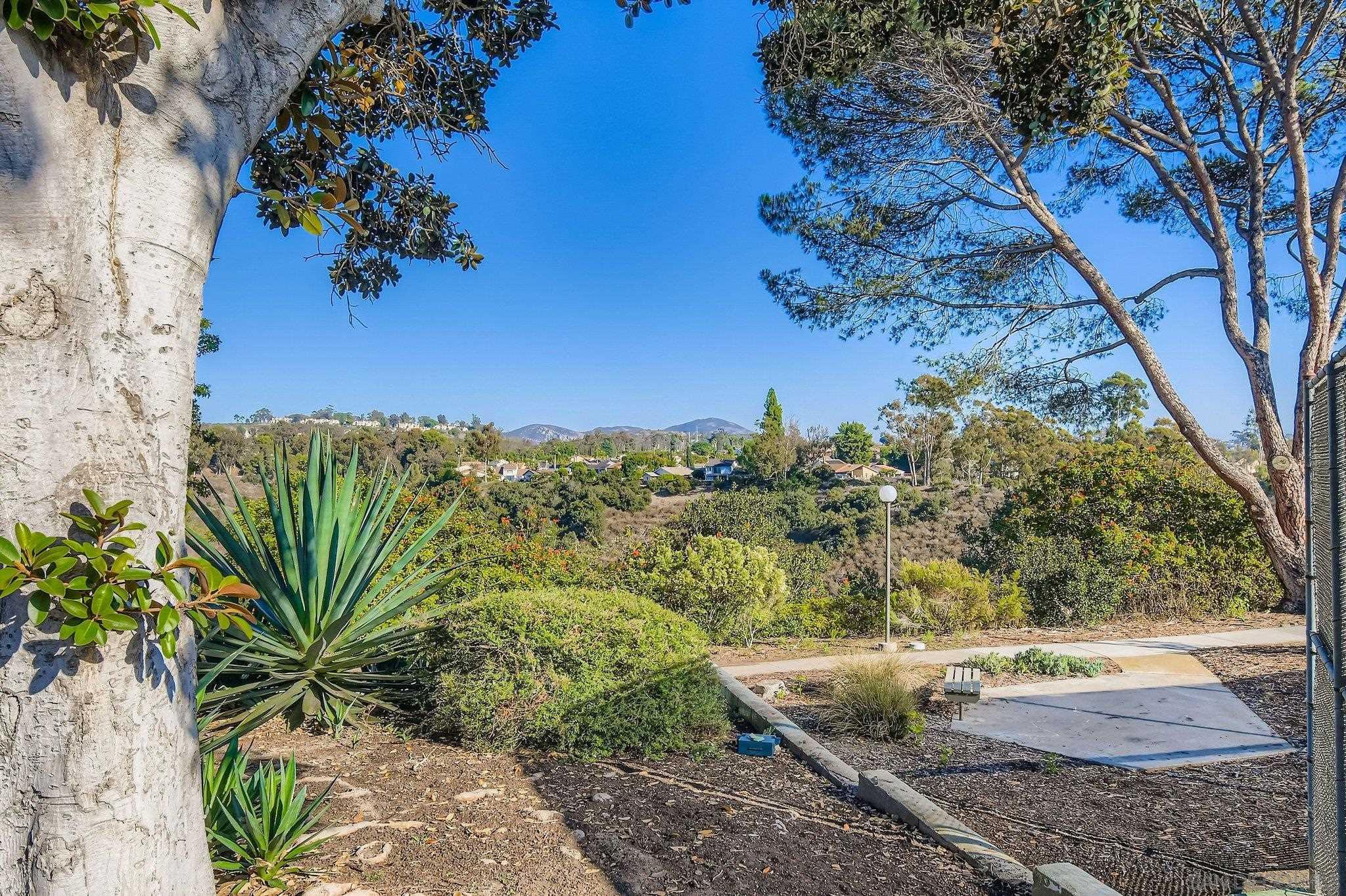 Detail Gallery Image 31 of 36 For 10818  Lamentin Ct, San Diego,  CA 92124 - 3 Beds | 1/1 Baths