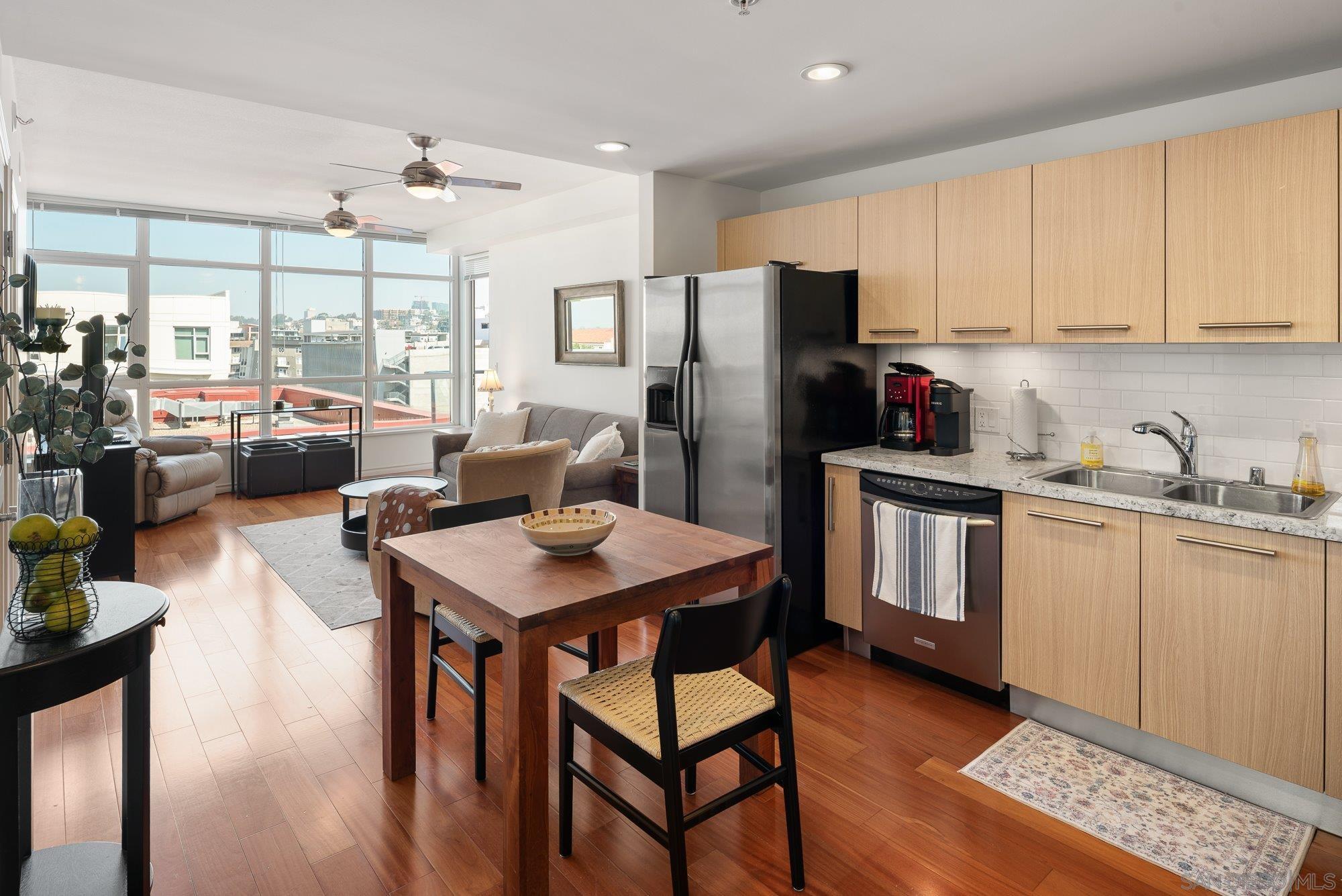 Detail Gallery Image 4 of 49 For 1431  Pacific Hwy  #903,  San Diego,  CA 92101 - 1 Beds | 1 Baths