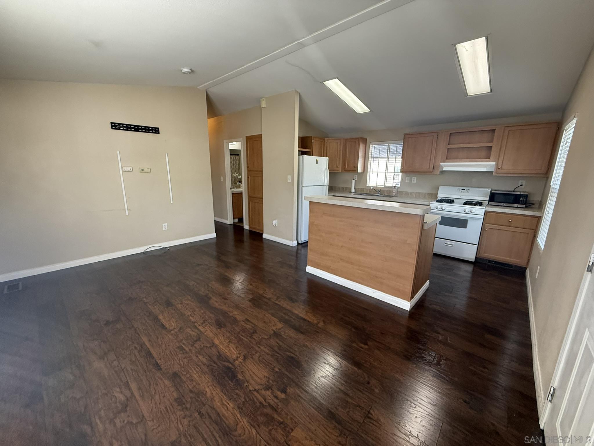 Detail Gallery Image 5 of 31 For 3505  Alpine Blvd  #49,  Alpine,  CA 91901 - 2 Beds | 2 Baths