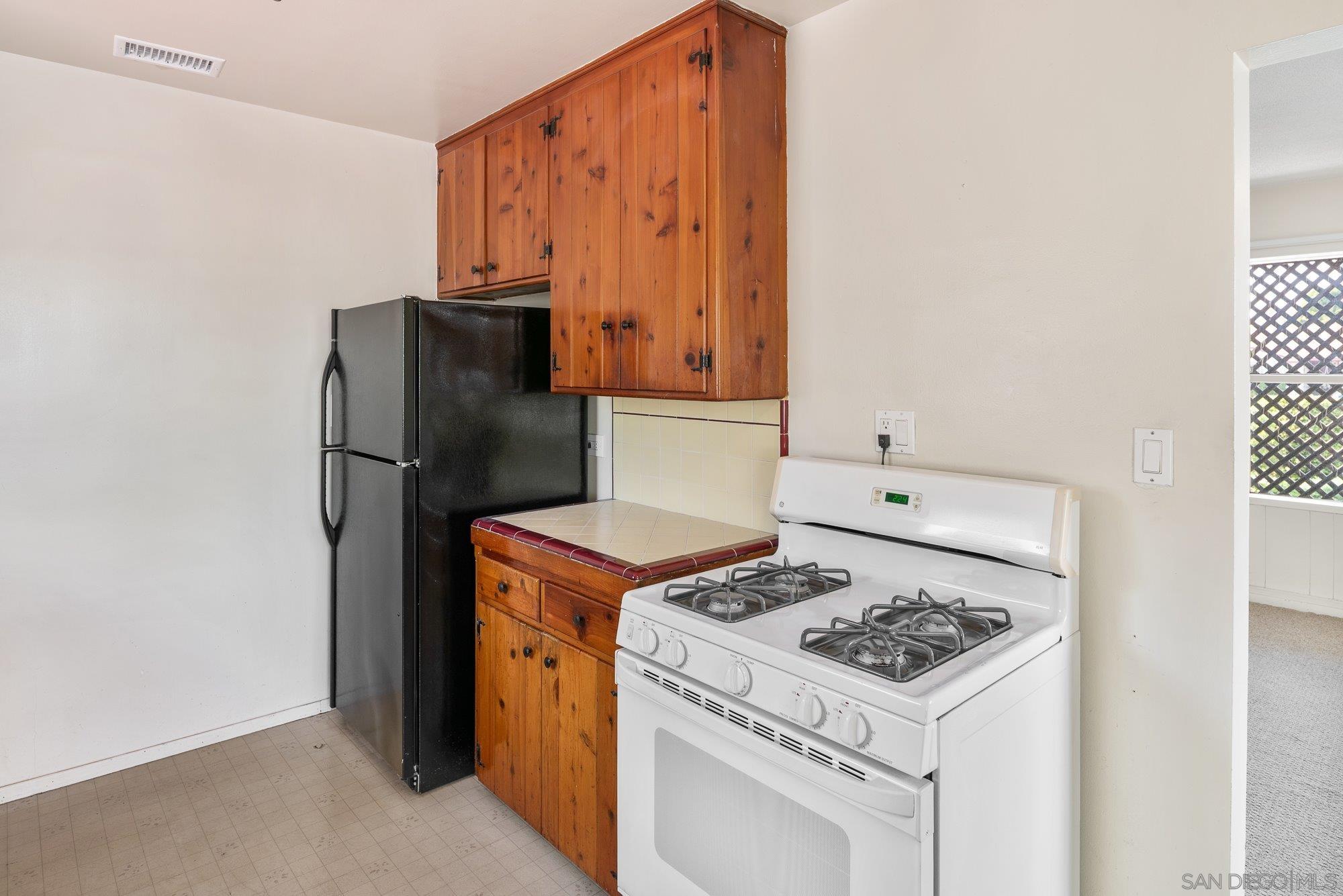 Detail Gallery Image 13 of 41 For 5037  Waring Rd, San Diego,  CA 92120 - 3 Beds | 2 Baths