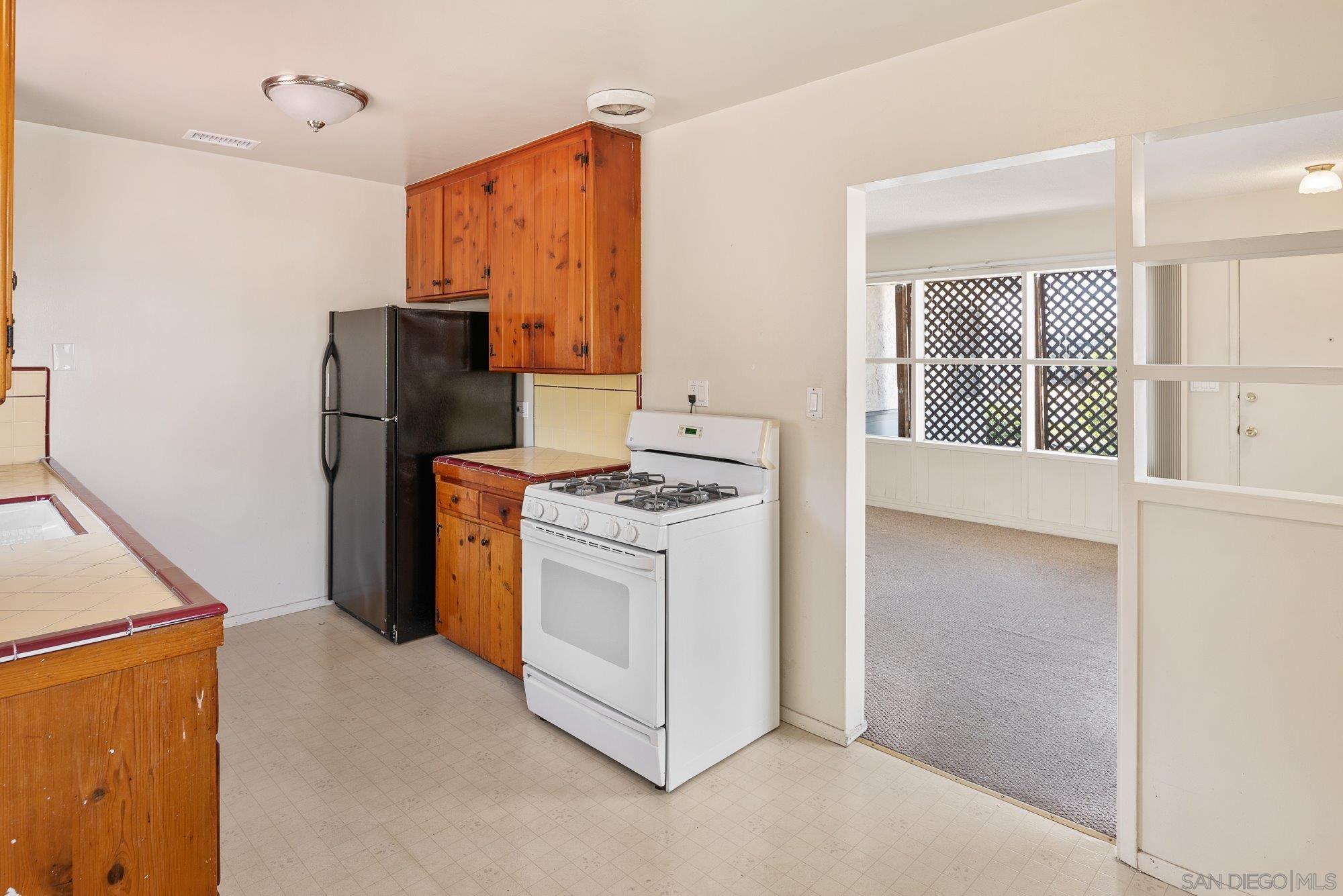 Detail Gallery Image 14 of 41 For 5037  Waring Rd, San Diego,  CA 92120 - 3 Beds | 2 Baths