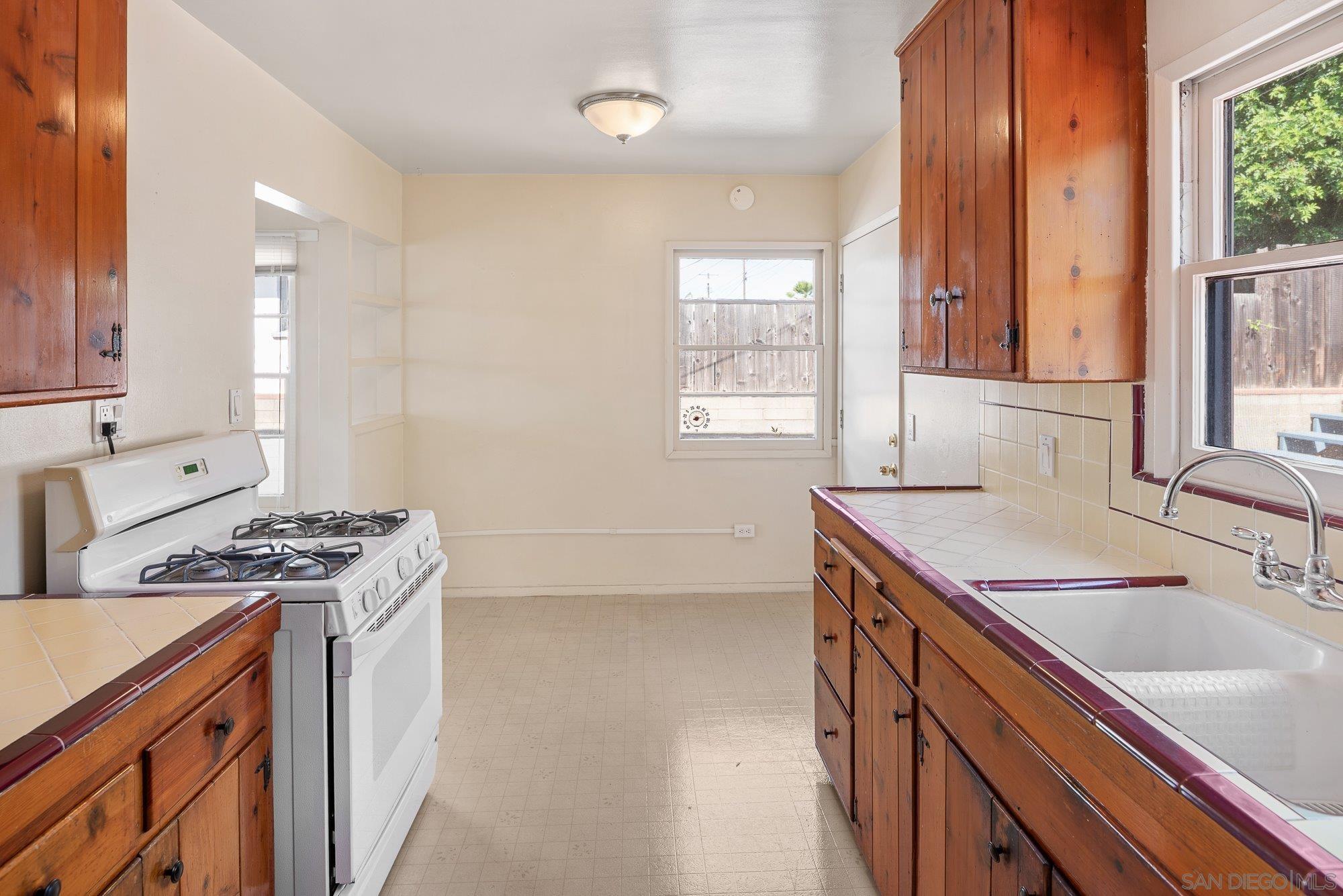 Detail Gallery Image 15 of 41 For 5037  Waring Rd, San Diego,  CA 92120 - 3 Beds | 2 Baths