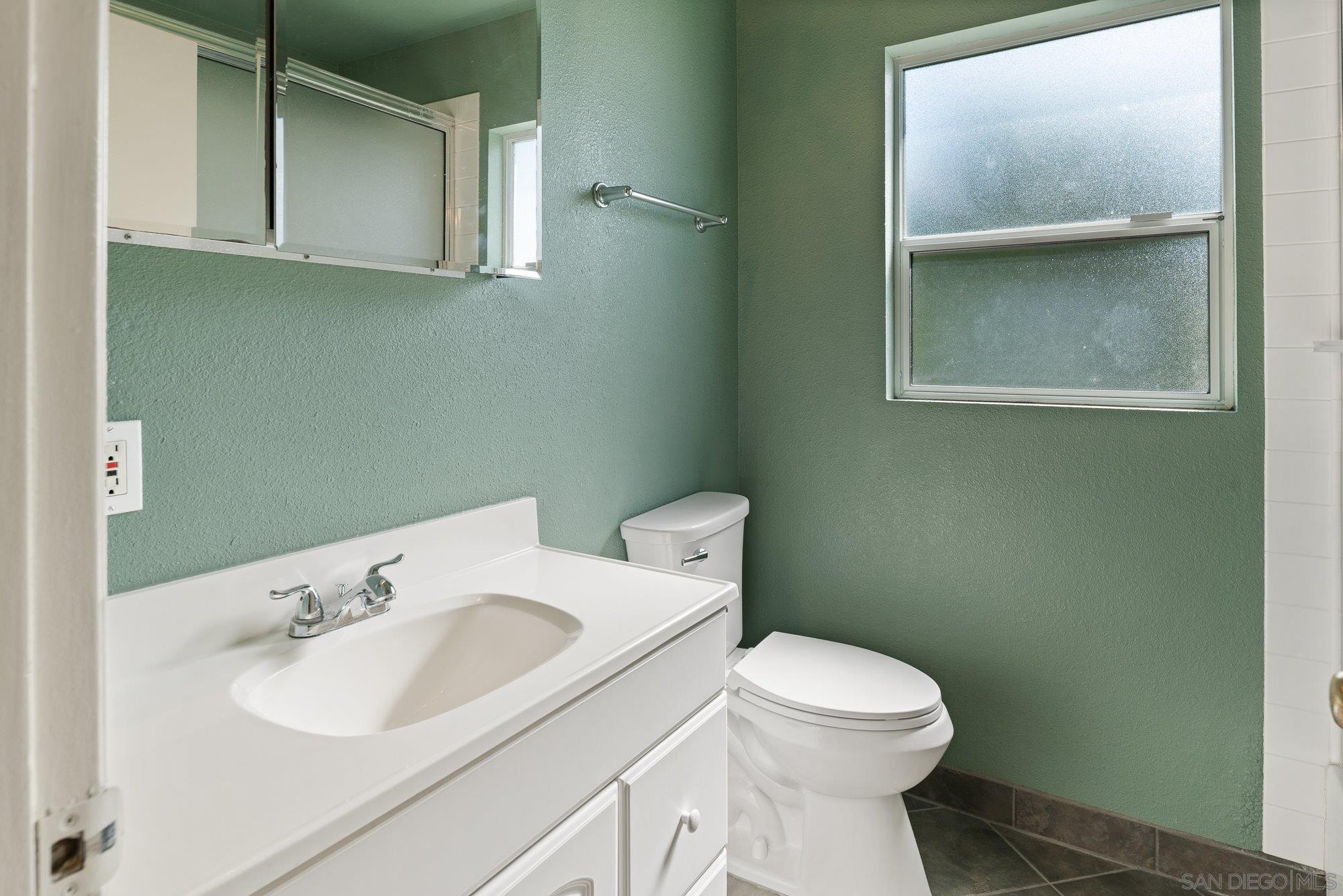 Detail Gallery Image 18 of 41 For 5037  Waring Rd, San Diego,  CA 92120 - 3 Beds | 2 Baths