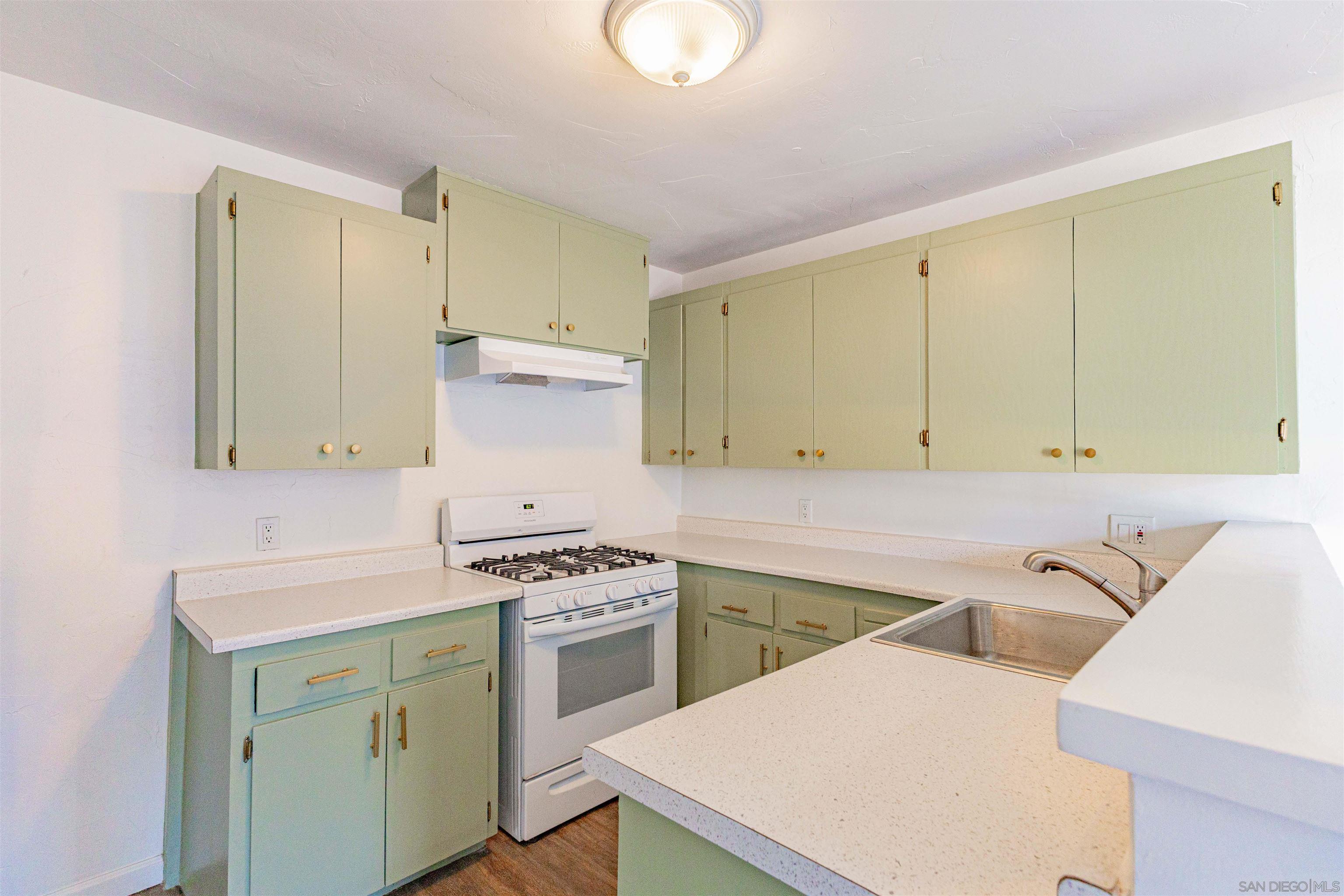 Detail Gallery Image 11 of 37 For 1352-54  Imperial Beach Blvd., Imperial Beach,  CA 91932 - – Beds | – Baths