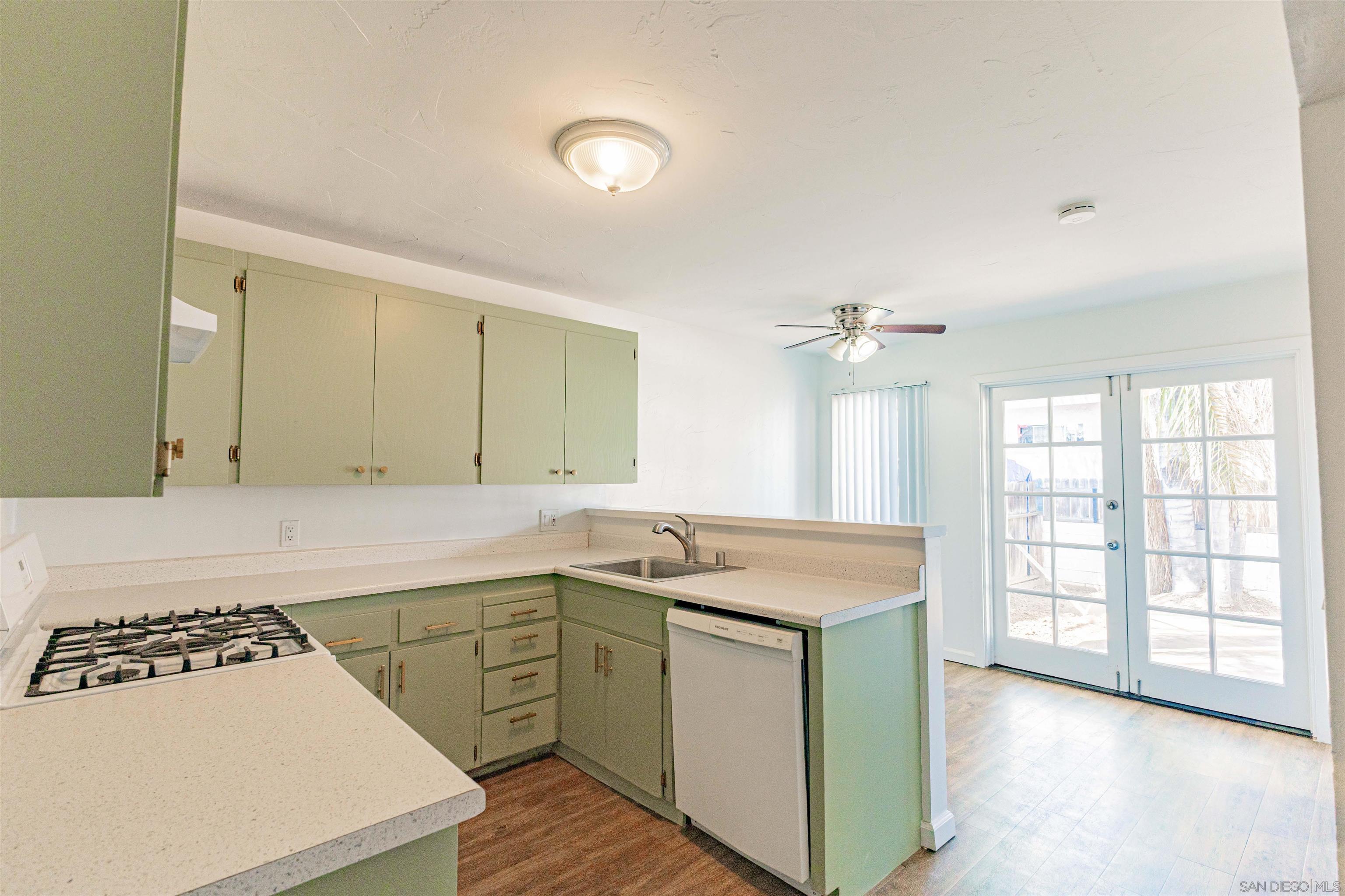 Detail Gallery Image 12 of 37 For 1352-54  Imperial Beach Blvd., Imperial Beach,  CA 91932 - – Beds | – Baths