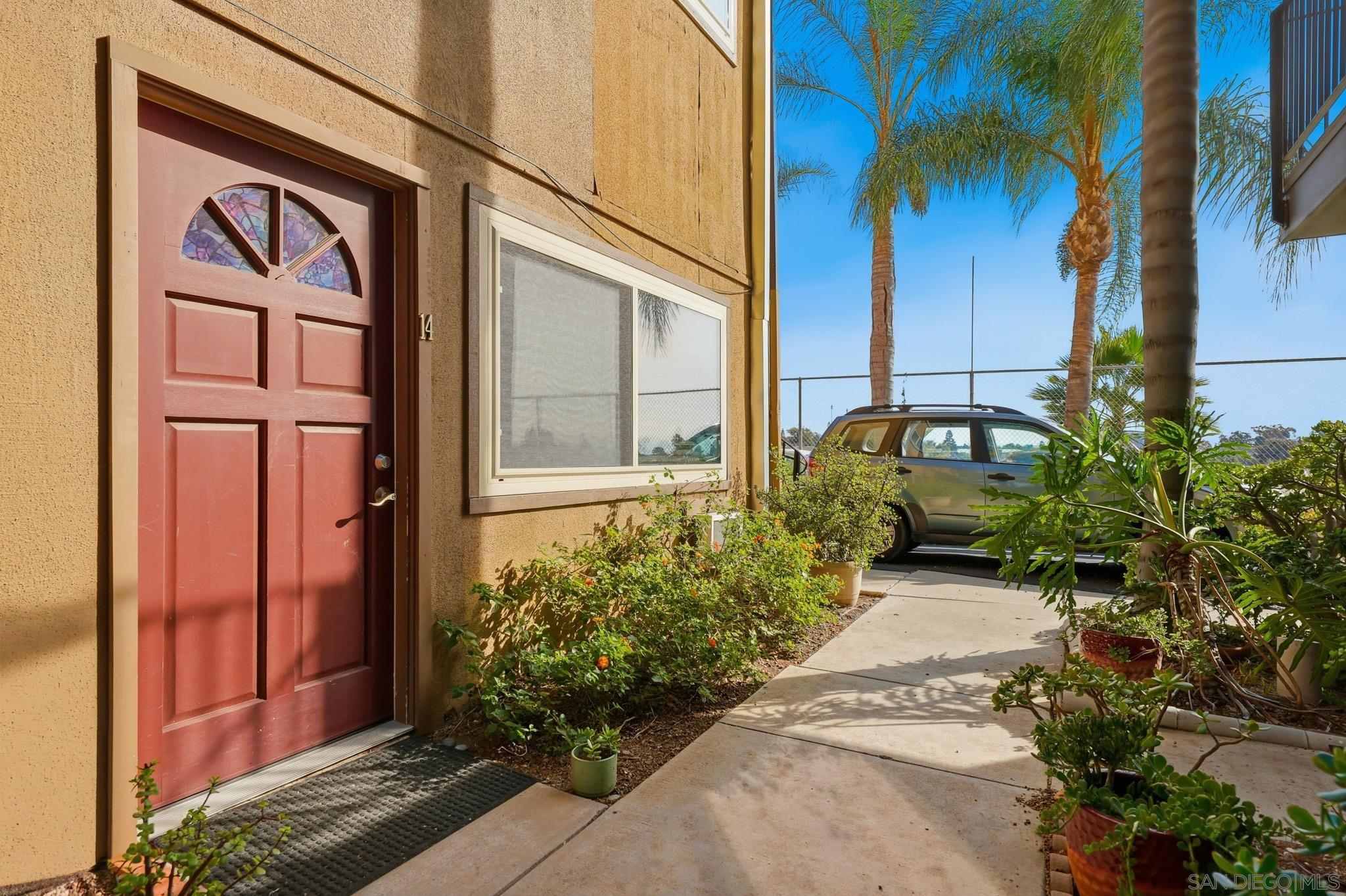 Detail Gallery Image 2 of 24 For 5505  Adelaide Ave  #14,  San Diego,  CA 92115 - 2 Beds | 1/1 Baths