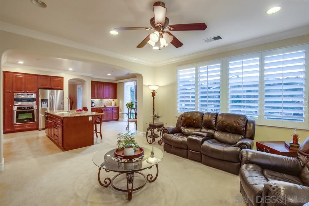 Detail Gallery Image 13 of 48 For 452  Taylor Dr, Oceanside,  CA 92056 - 5 Beds | 3 Baths