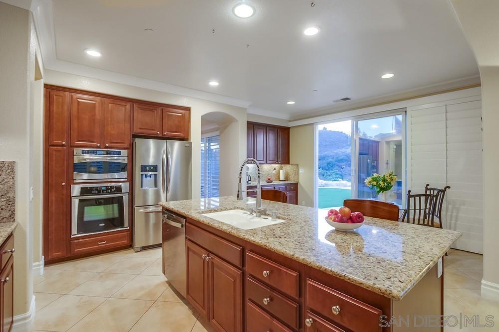 Detail Gallery Image 19 of 48 For 452  Taylor Dr, Oceanside,  CA 92056 - 5 Beds | 3 Baths