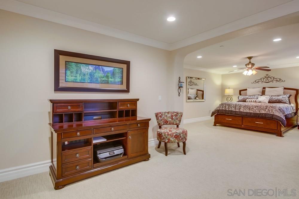 Detail Gallery Image 29 of 48 For 452  Taylor Dr, Oceanside,  CA 92056 - 5 Beds | 3 Baths