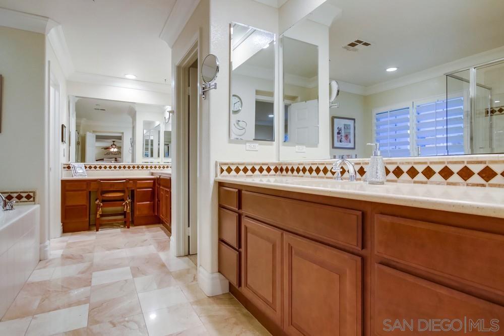 Detail Gallery Image 30 of 48 For 452  Taylor Dr, Oceanside,  CA 92056 - 5 Beds | 3 Baths