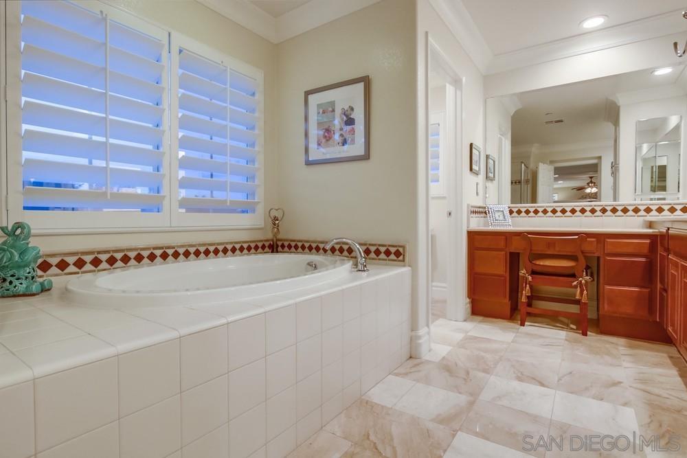 Detail Gallery Image 31 of 48 For 452  Taylor Dr, Oceanside,  CA 92056 - 5 Beds | 3 Baths