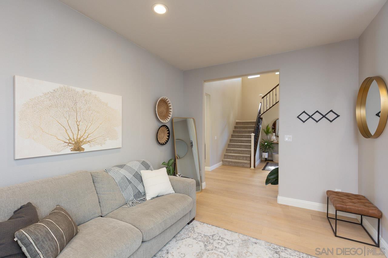 Detail Gallery Image 13 of 42 For 16207  Palomino Mesa Ct, San Diego,  CA 92127 - 5 Beds | 2/1 Baths