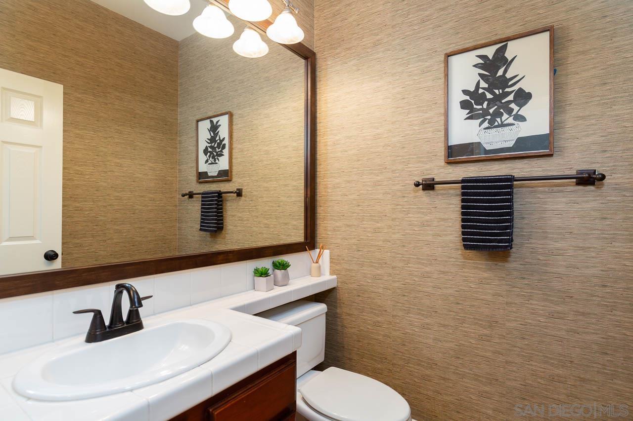 Detail Gallery Image 14 of 42 For 16207  Palomino Mesa Ct, San Diego,  CA 92127 - 5 Beds | 2/1 Baths