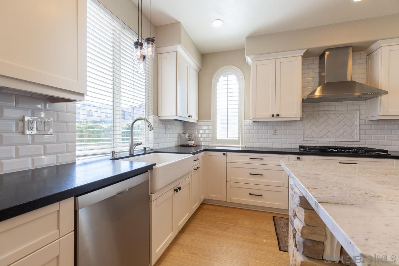 Detail Gallery Image 8 of 42 For 16207  Palomino Mesa Ct, San Diego,  CA 92127 - 5 Beds | 2/1 Baths