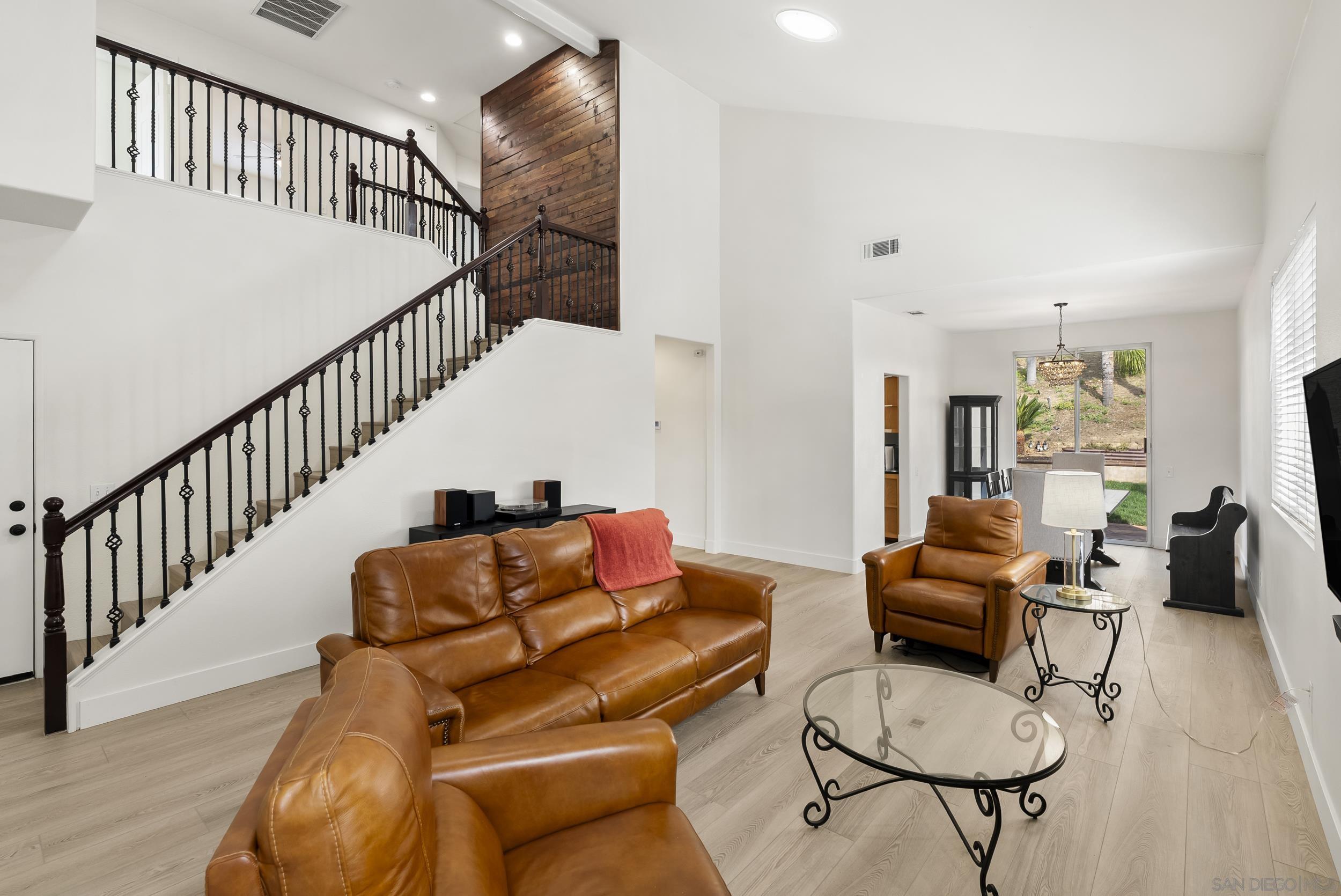 Front Image Thumbnail for SD260007491