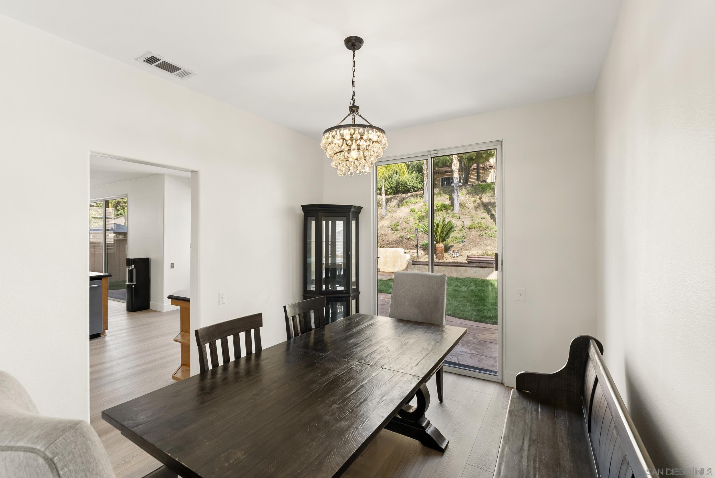 Detail Gallery Image 12 of 45 For 1405  Carneros Valley St, Chula Vista,  CA 91913 - 4 Beds | 2/1 Baths