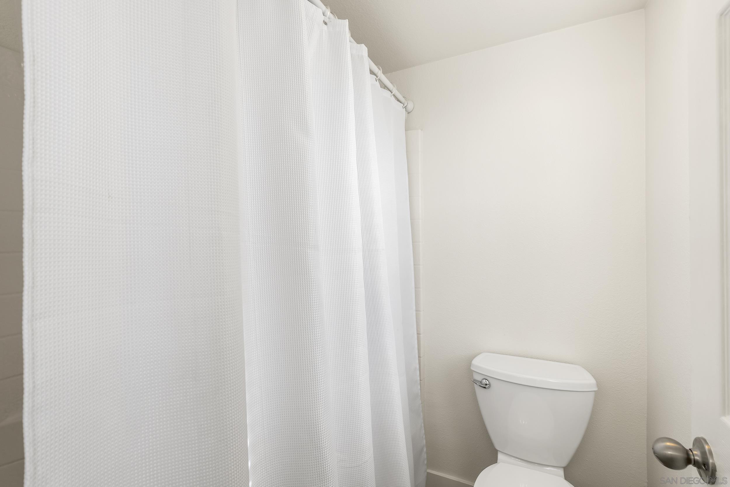 Detail Gallery Image 33 of 45 For 1405  Carneros Valley St, Chula Vista,  CA 91913 - 4 Beds | 2/1 Baths