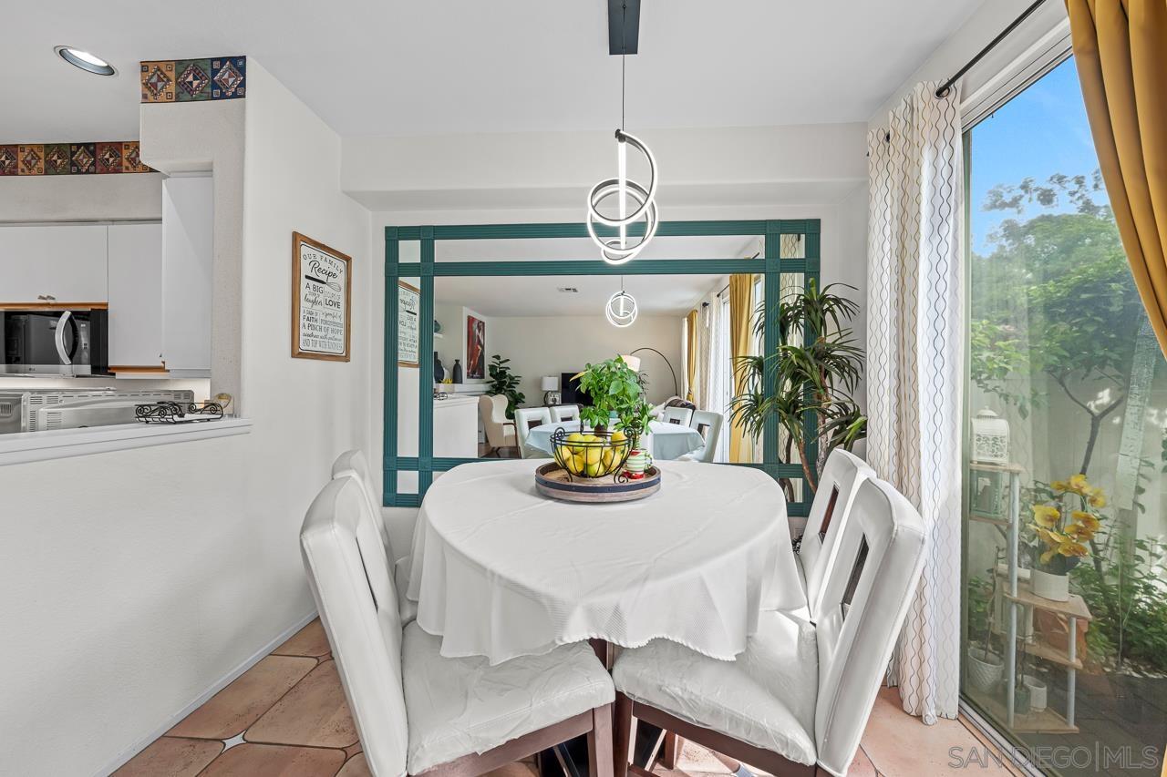 Detail Gallery Image 17 of 39 For 12520  Heatherton Ct.  #3,  San Diego,  CA 92128 - 3 Beds | 2/1 Baths