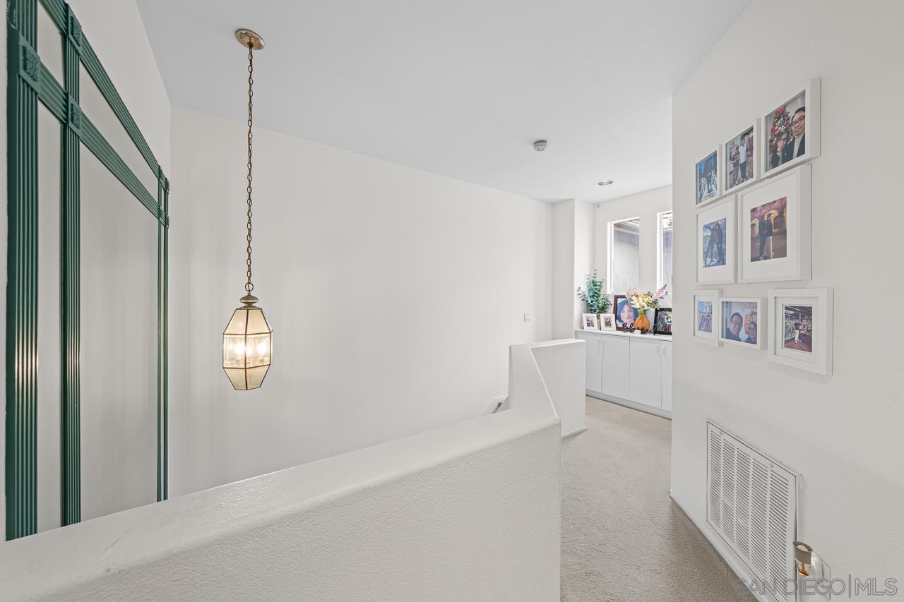 Detail Gallery Image 20 of 39 For 12520  Heatherton Ct.  #3,  San Diego,  CA 92128 - 3 Beds | 2/1 Baths